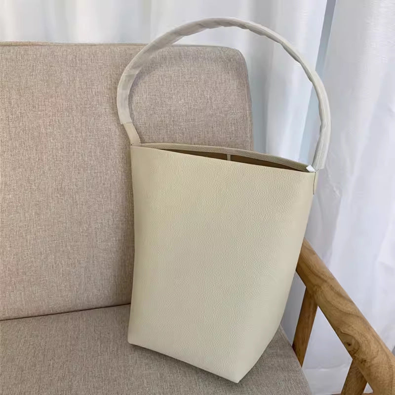 Women's Genuine Leather Large Capacity Commuter One Bucket Bag