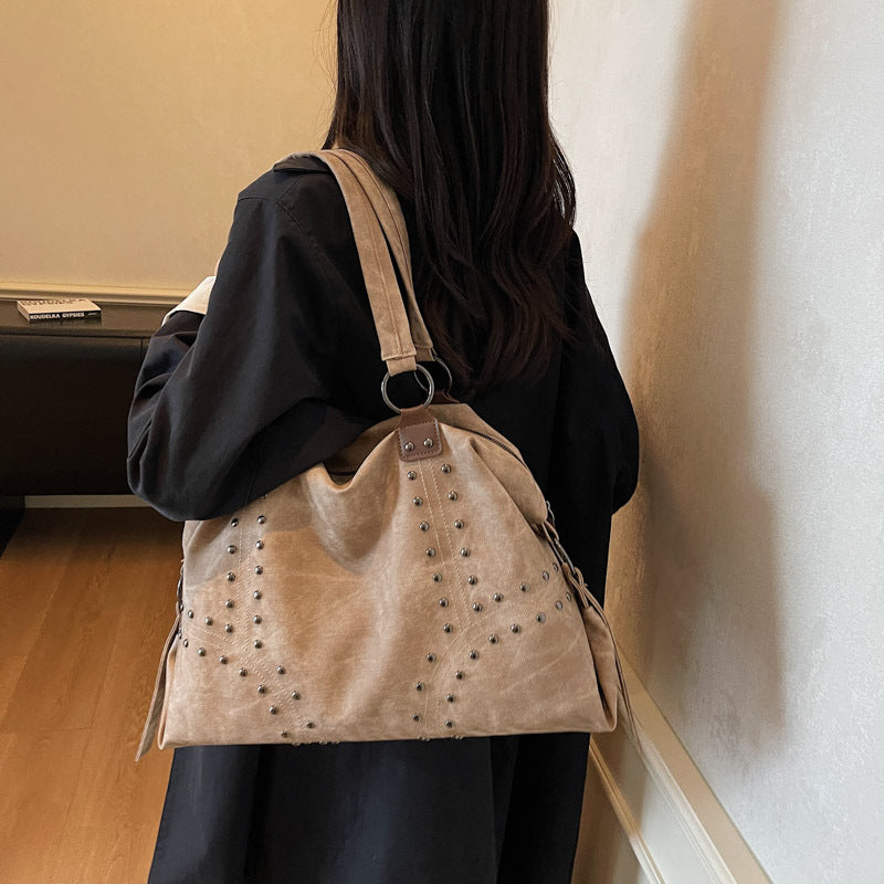 Rivet Large Capacity Vintage Commuter Trend Handbags