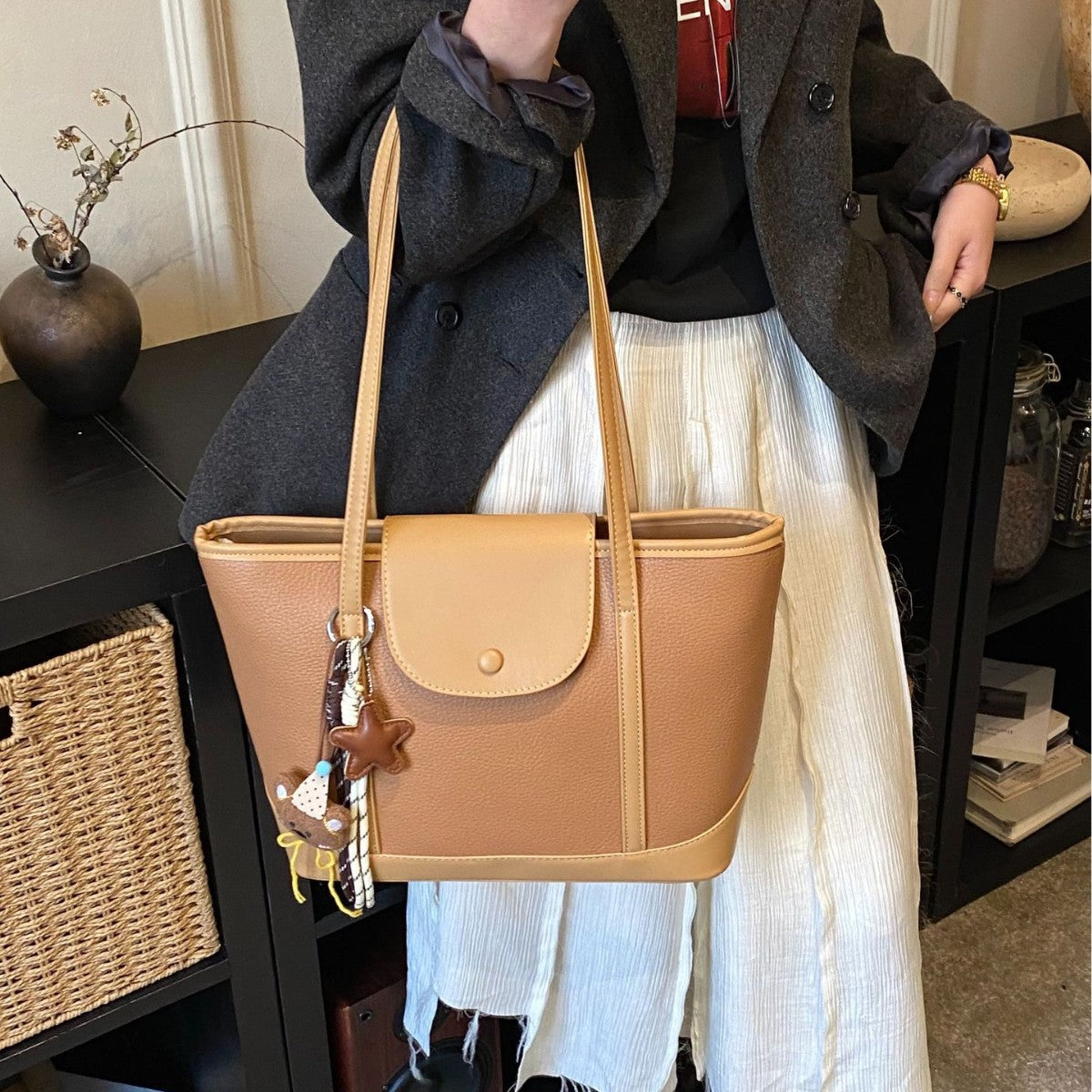 Women's Capacity Commuter High Sense Retro Out Portable Tote Bags