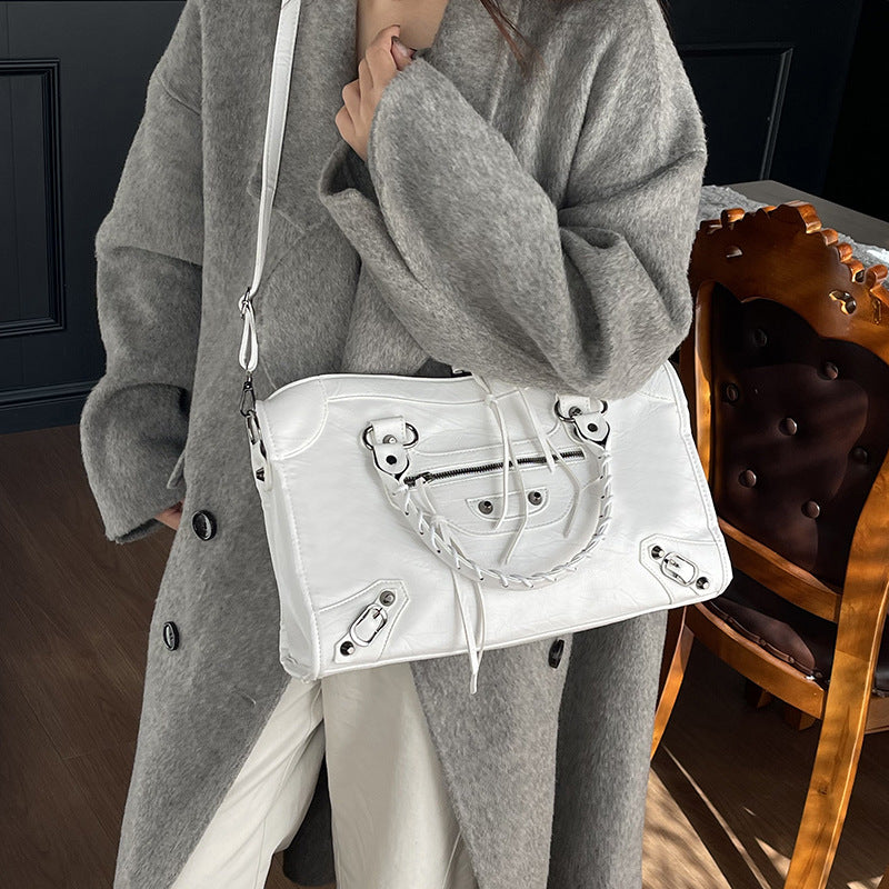 Women's Retro Rivet Motorcycle Trendy Large Capacity Women's Shoulder Bag