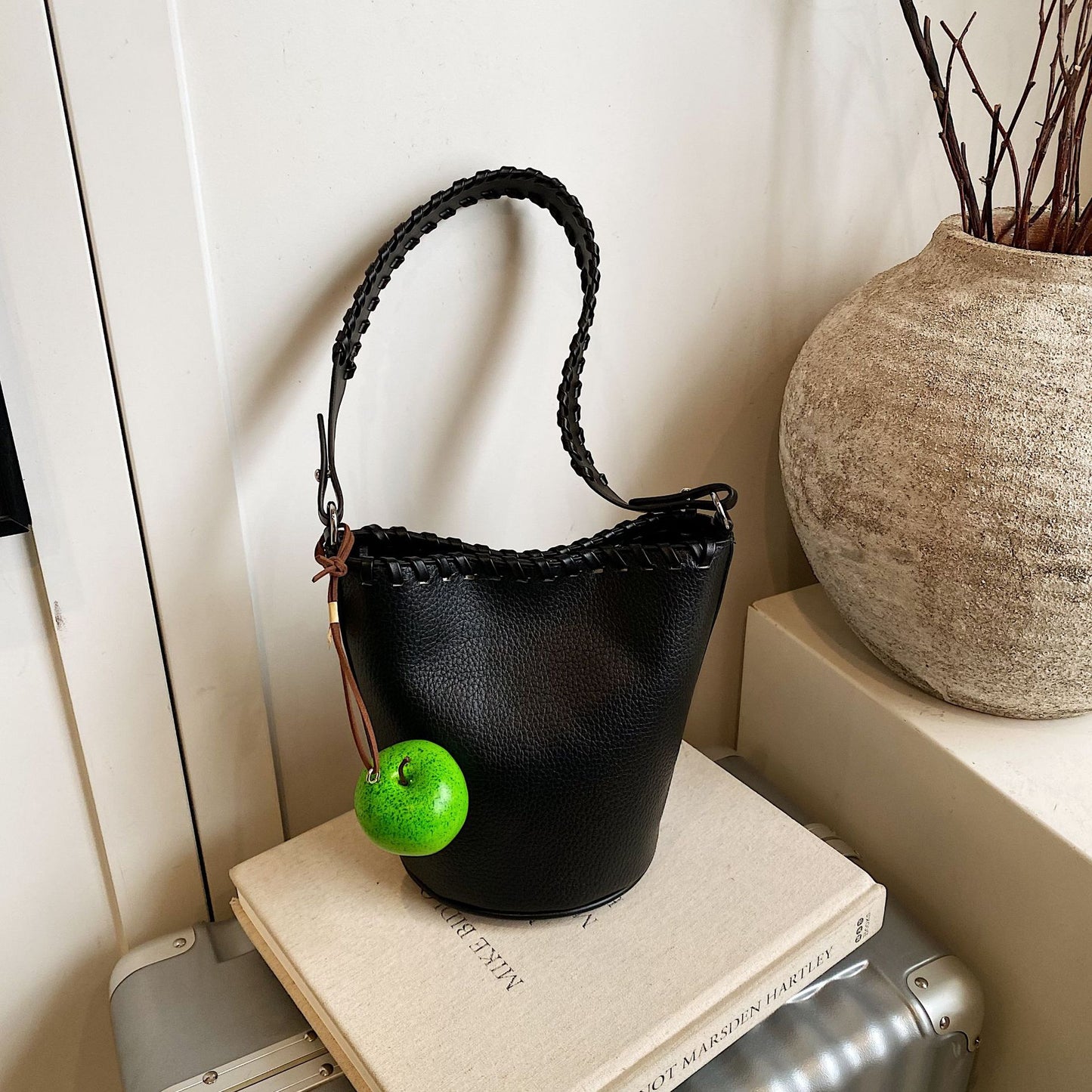 Fashion Underarm Simple Western Style Commuter Personalized Bucket Bag