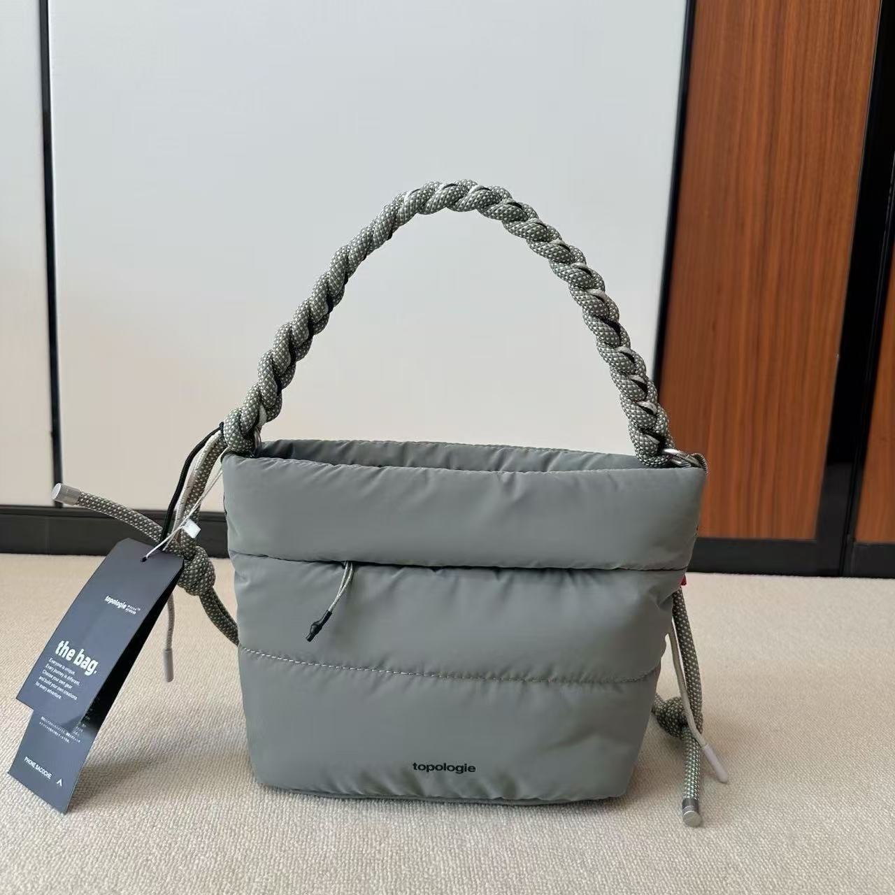 Women's Cloud Silk Floss Simple Stylish Portable Bucket Bags