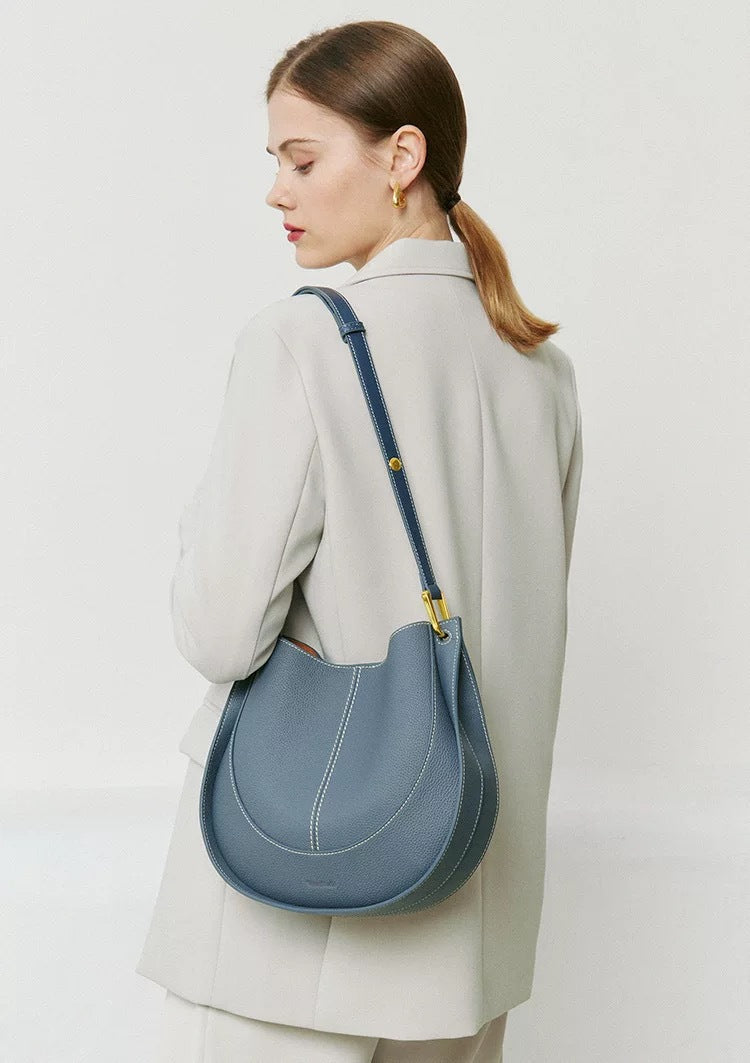 Women's Special Interest Light Luxury High-grade Saddle Style Large Capacity Leisure Women's Shoulder Bag