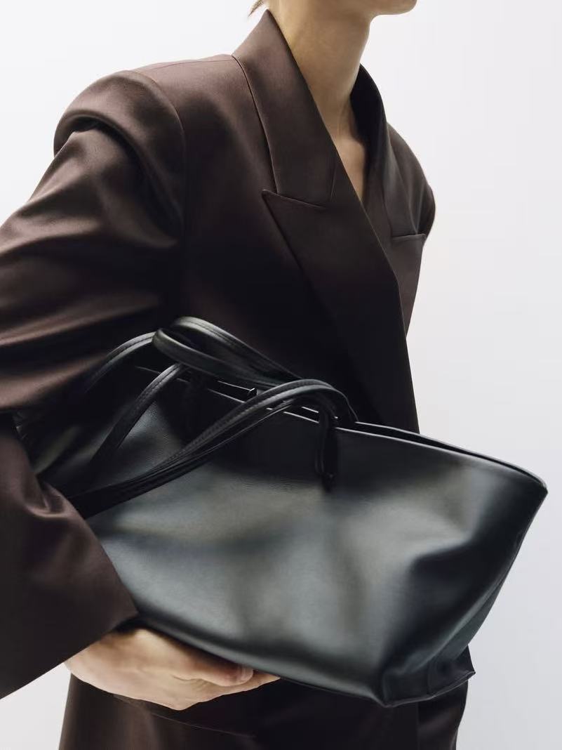 Niche Retro Dark Minimalist Large Capacity Women's Shoulder Bag