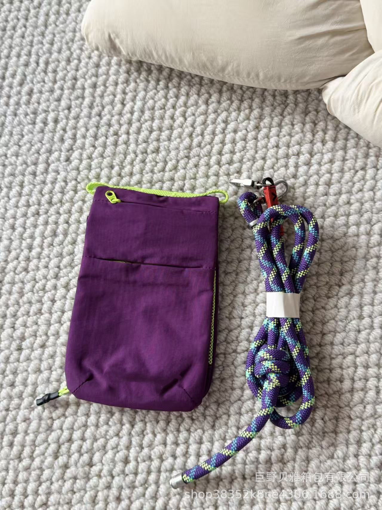 Unique Graceful Style Design Versatile Personality Mobile Phone Bag