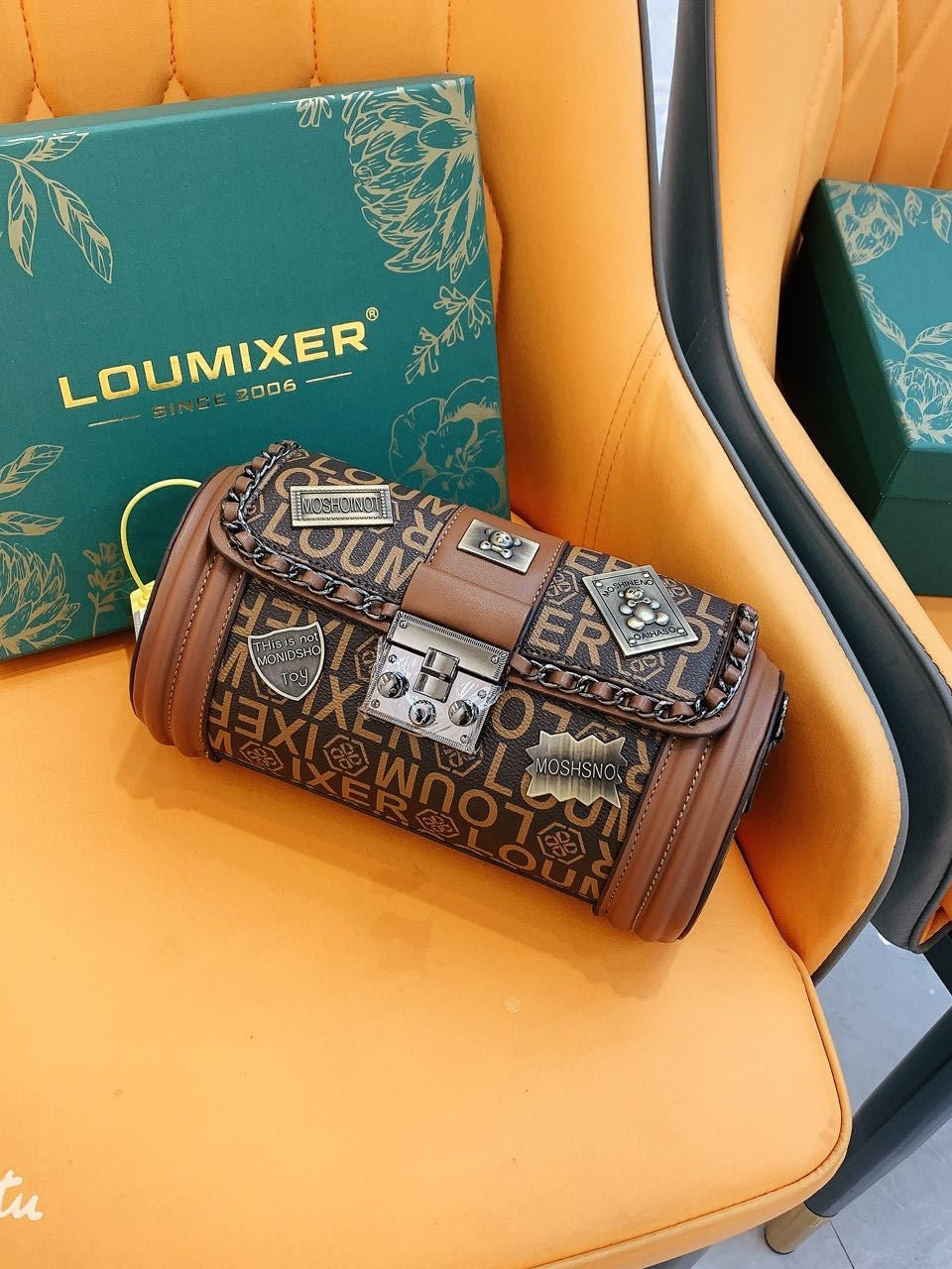 Women's Source Fashion Cylinder Badge Chain Women's Handbag