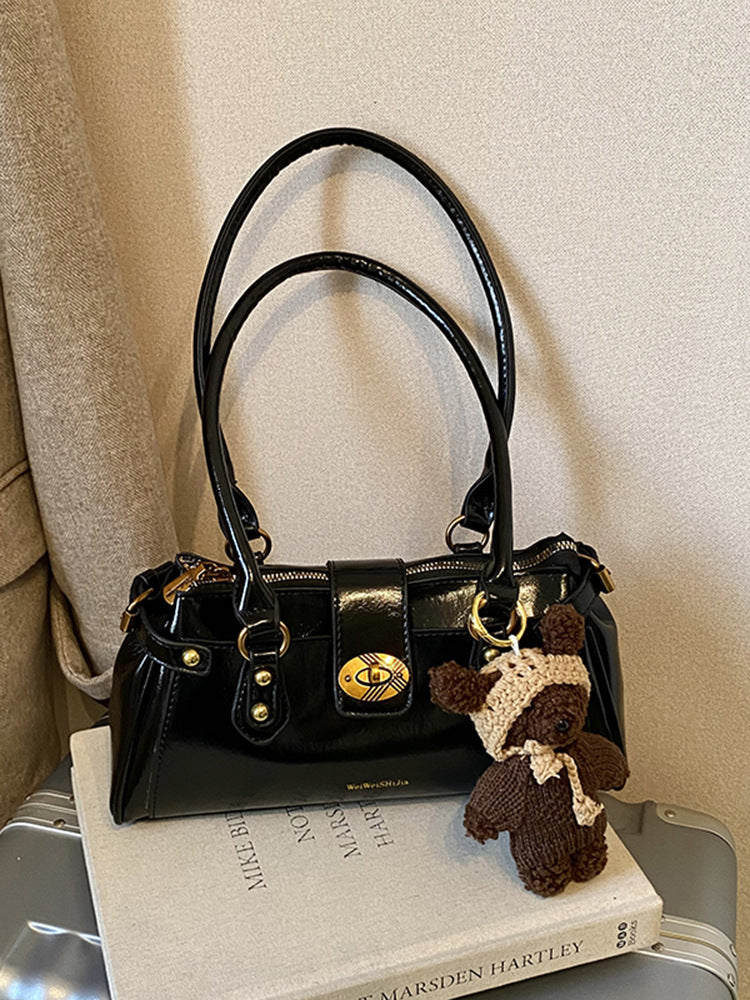 Trendy Fashionable Retro Oil Wax Leather Underarm Minority Temperament Bags