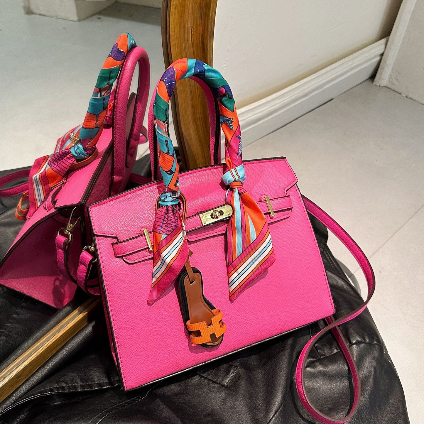 Cool Women's Kelly Stylish Large Capacity Women's Shoulder Bag