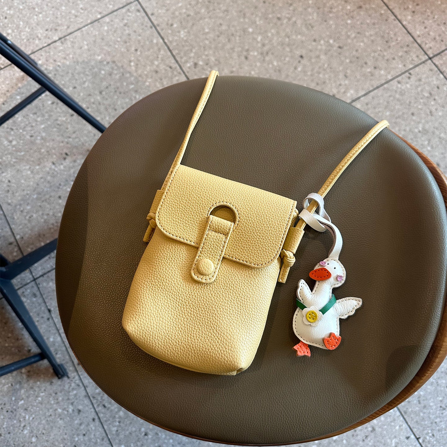 Female Fashion Lightweight Walking Practical Commuting Mobile Phone Bag