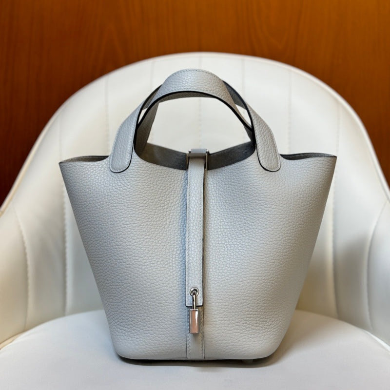 Women's Handmade Wax Line First Layer Cowhide Steel Hardware Vegetable Women's Handbag