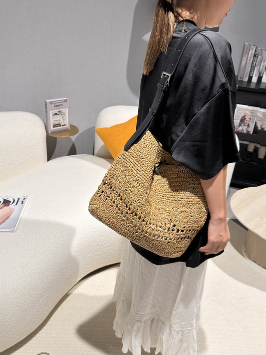 Women's Feeling Large Capacity Vacation Style Beach Straw Tote Bag