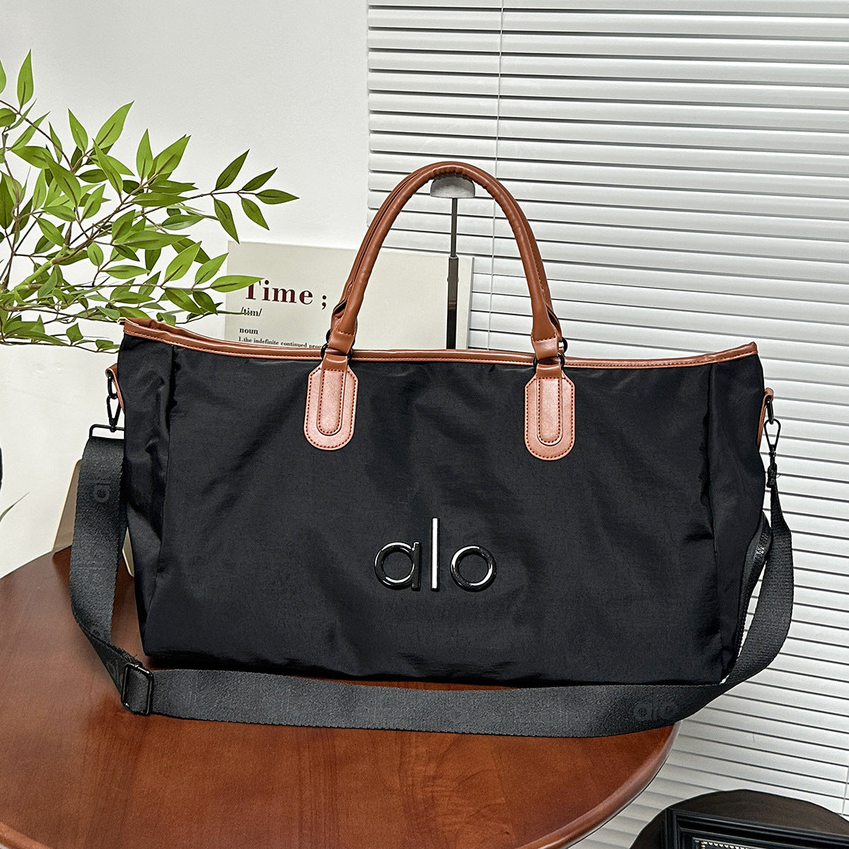 Women's Korean Style Simple Letter Commuter Large Capacity Bags