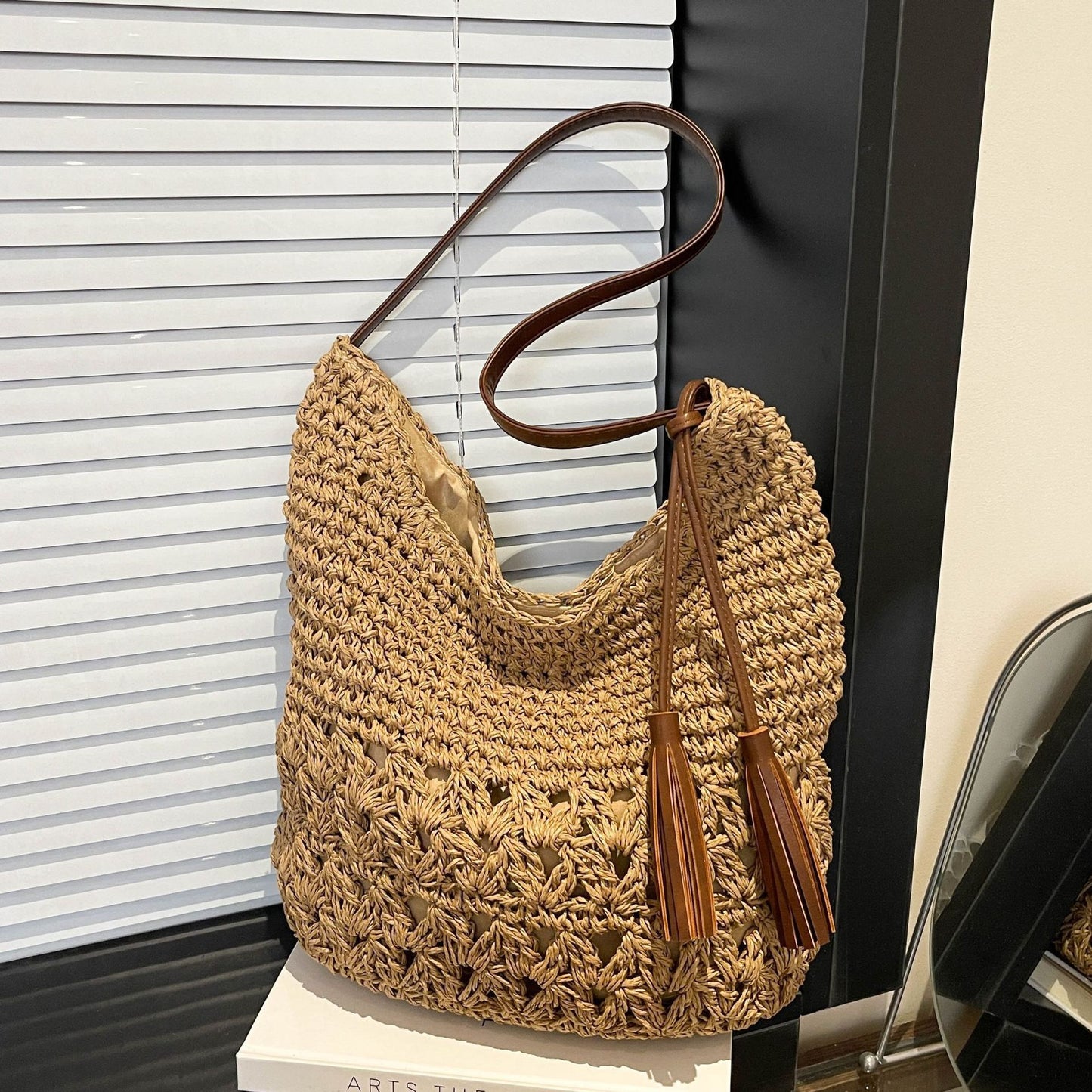 Women's Cute Leisure Vacation Woven Straw Seaside Tassel Tote Bag