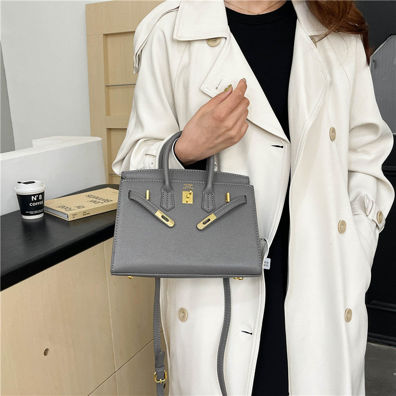 Women's Retro Classic Portable Kelly Fashion Twist Women's Handbag