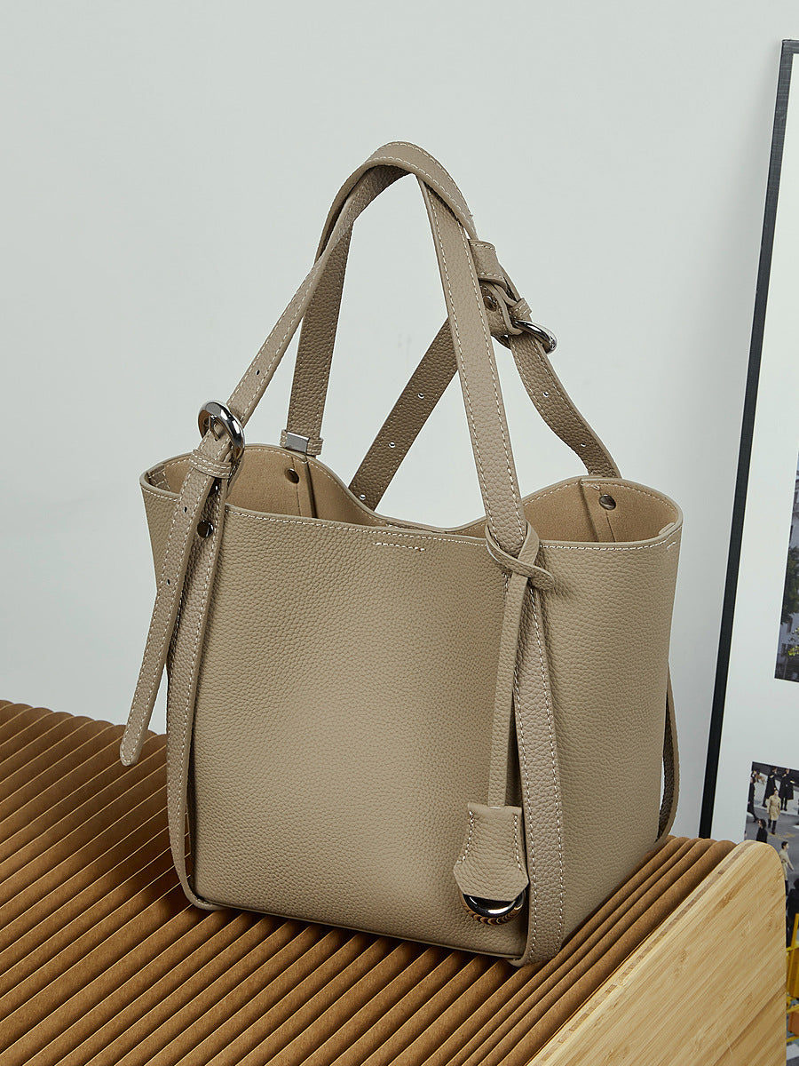 Women's Capacity Genuine Leather Fashion Deformable Commuting Vegetable Bucket Bags