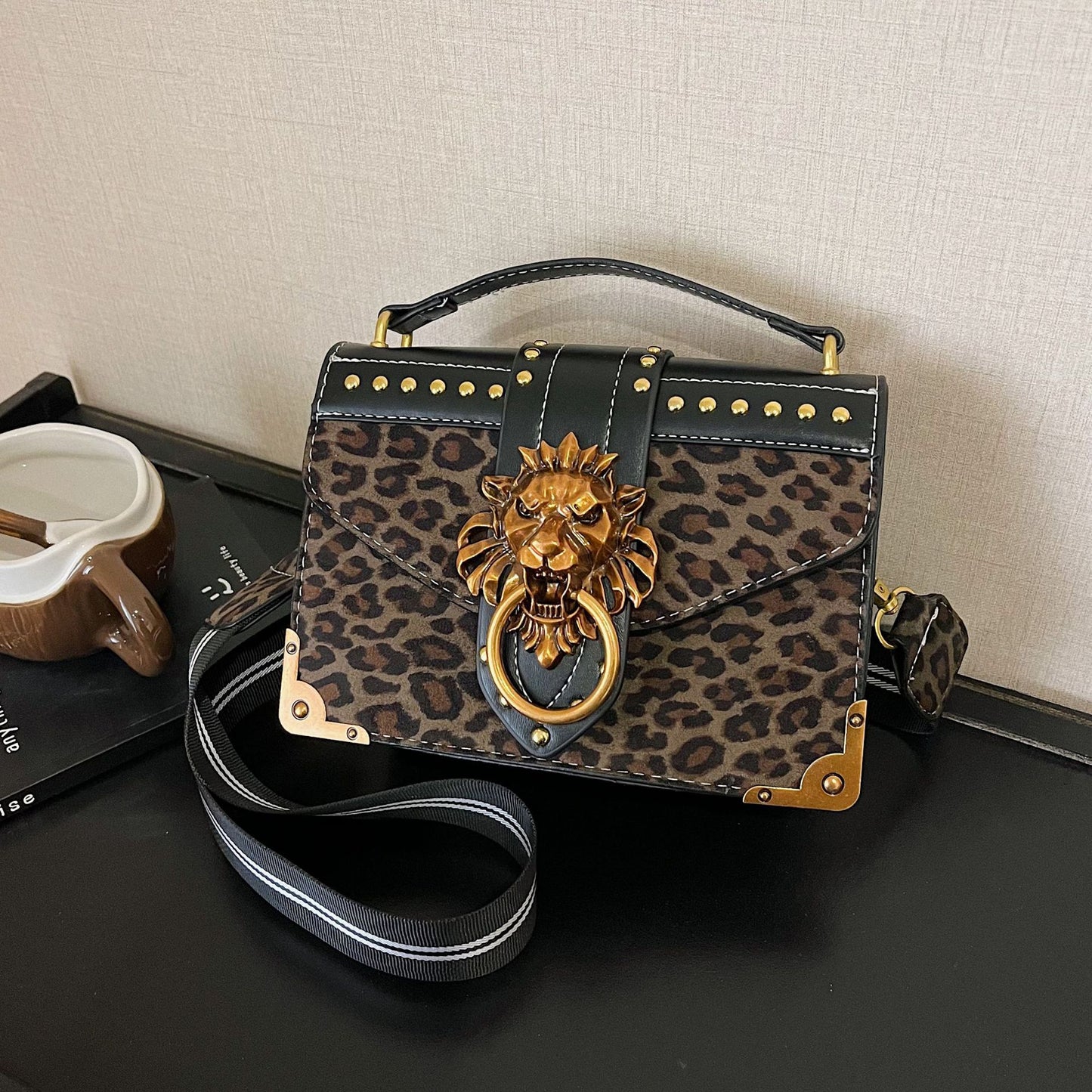 Women's Leopard Print Simple Rivet Lion's Head Women's Shoulder Bag