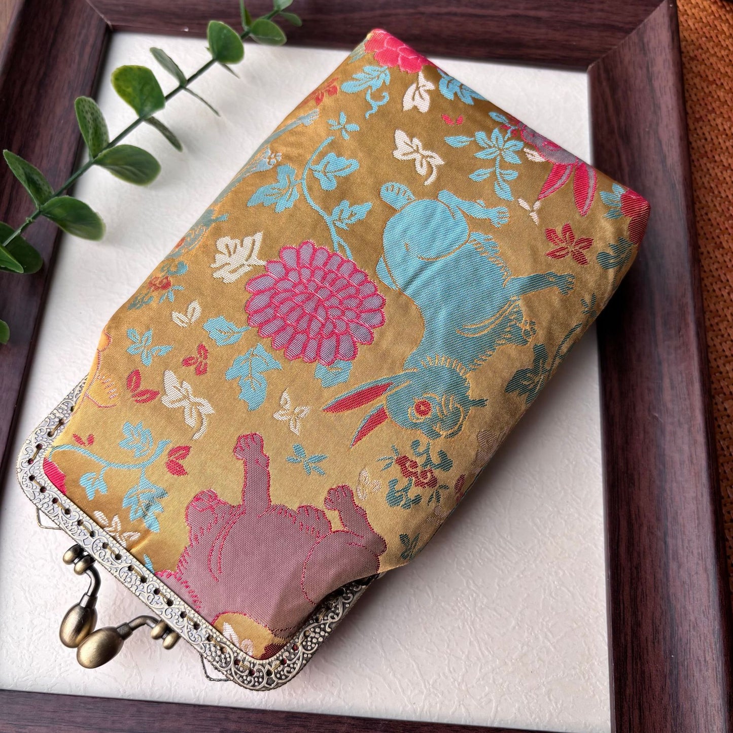 Finished Ancient Style Female Vertical Retro Tassel Frame Mobile Phone Bag