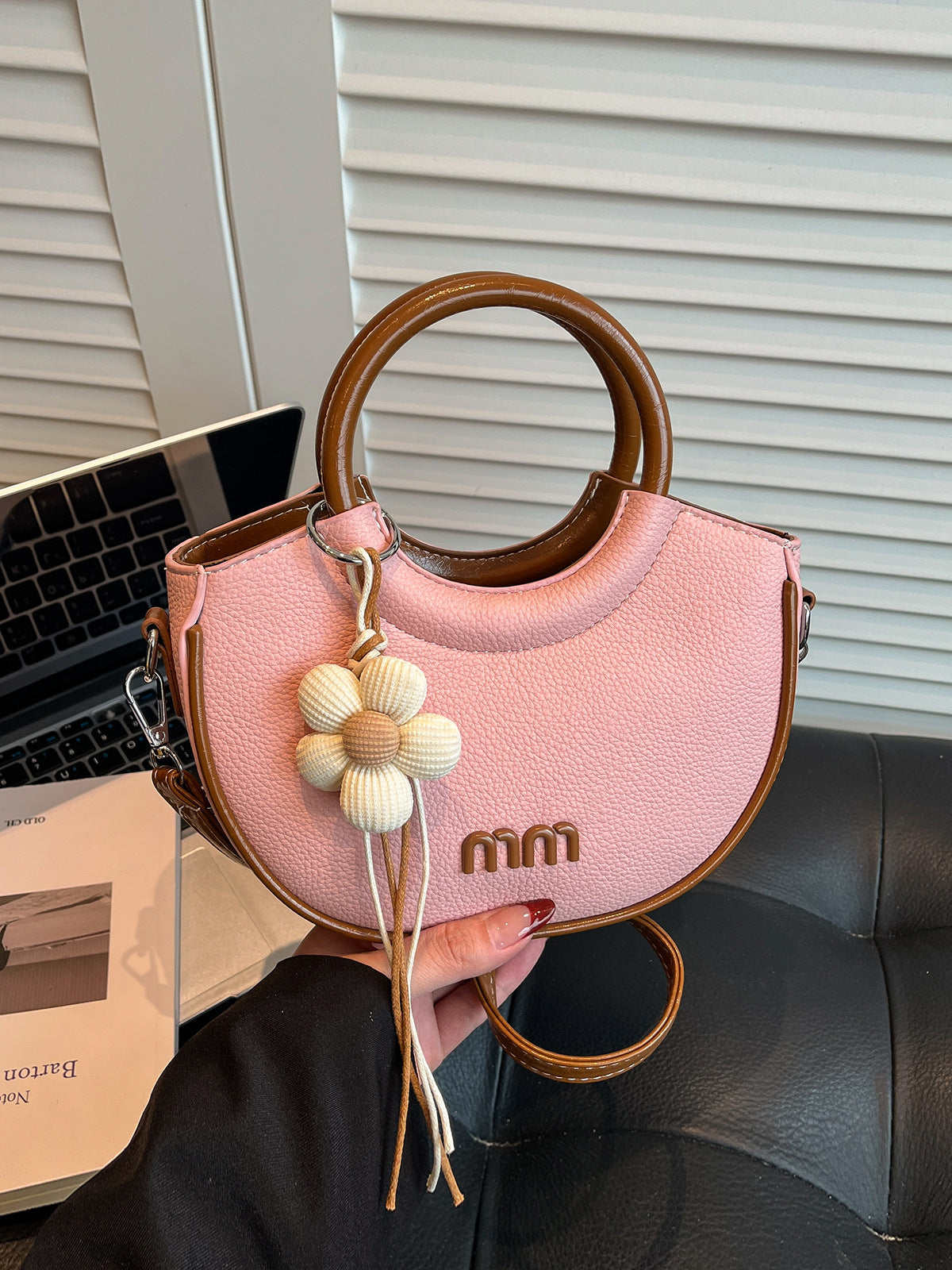 Women's High-grade Light Luxury Fashion Commuter Super Bucket Bag
