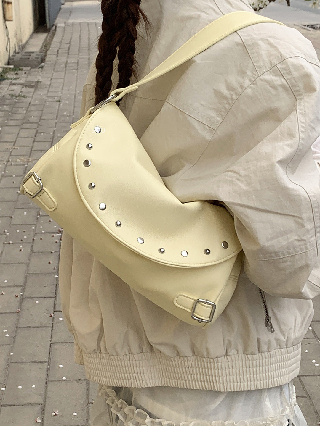 Women's Summer Niche Textured Simple Rivet Pillow Underarm Bag