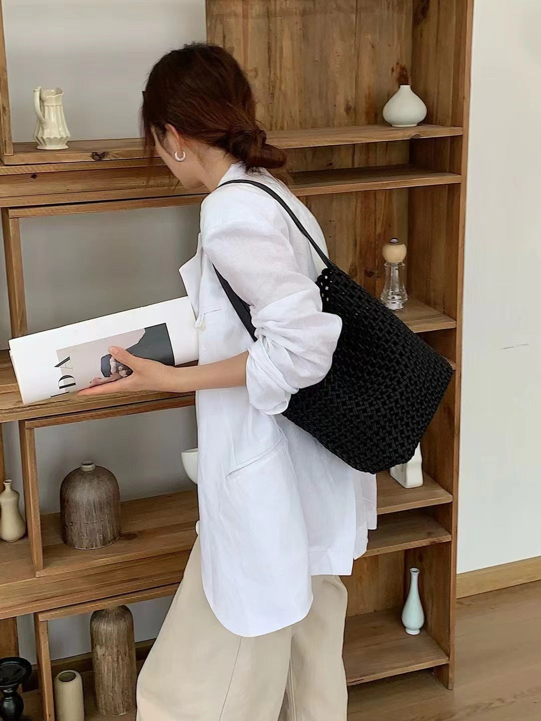 Idle Style Large Capacity First Layer Cowhide Hand-woven Single Bucket Bag