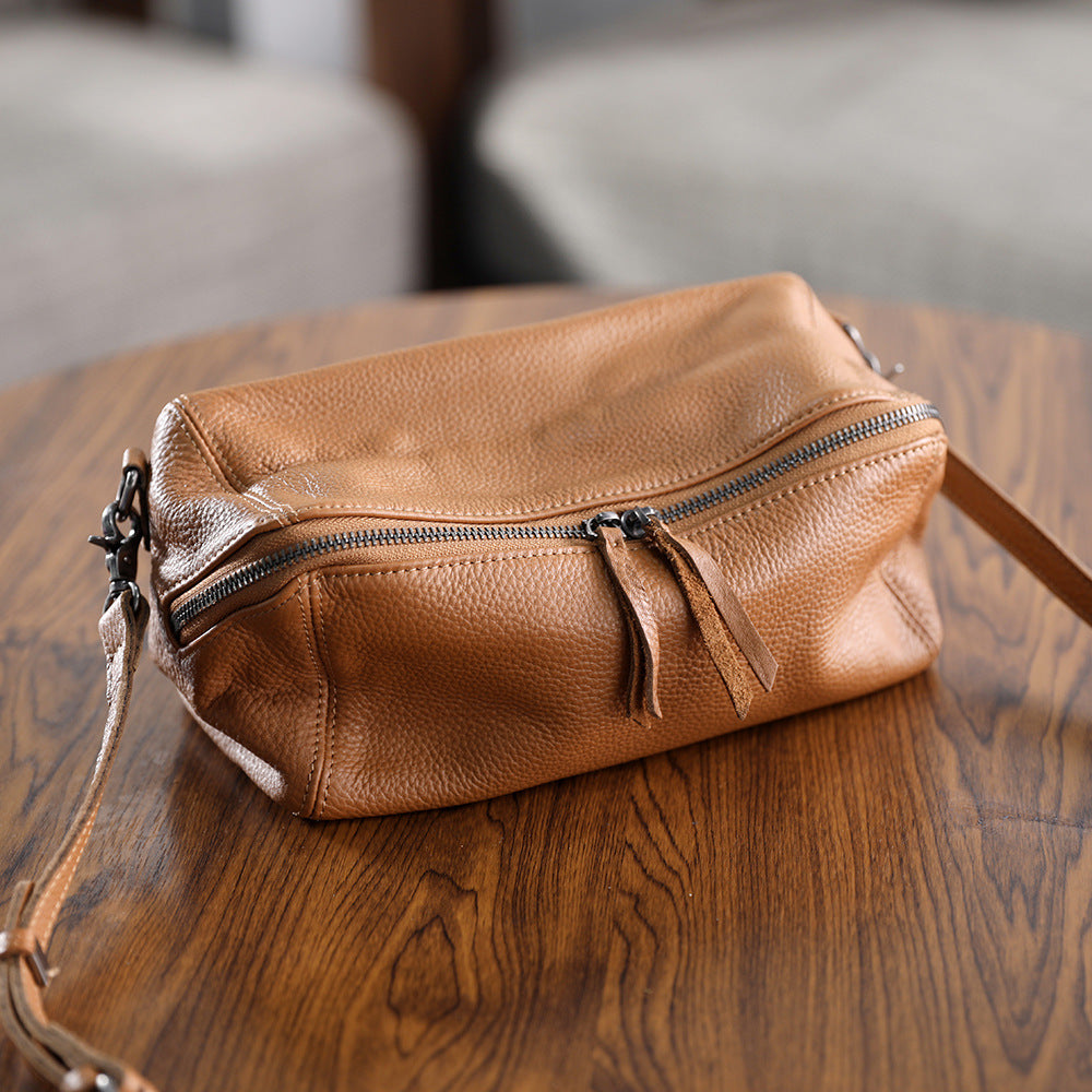 Women's Handmade Retro Lightweight Simple Peasant Cowhide Soft Bags
