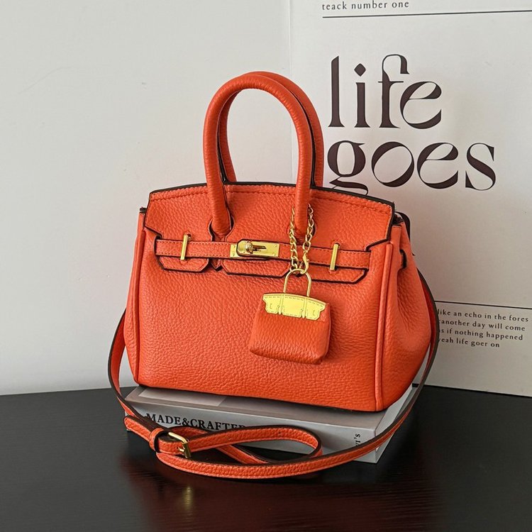 Unique Classy Women's Platinum Large Capacity Women's Shoulder Bag