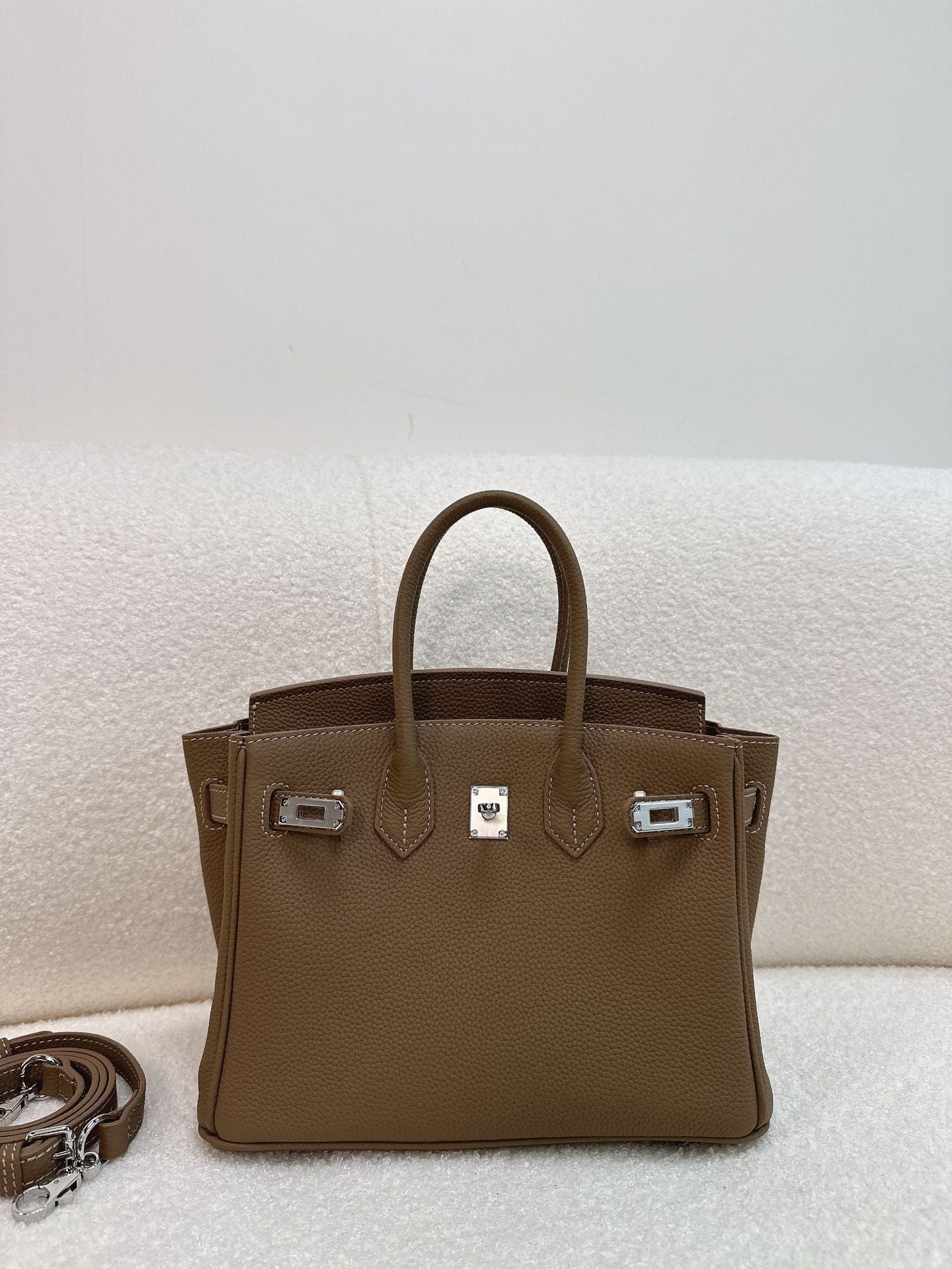 Women's First Layer Cowhide Sier Large Capacity Women's Handbag
