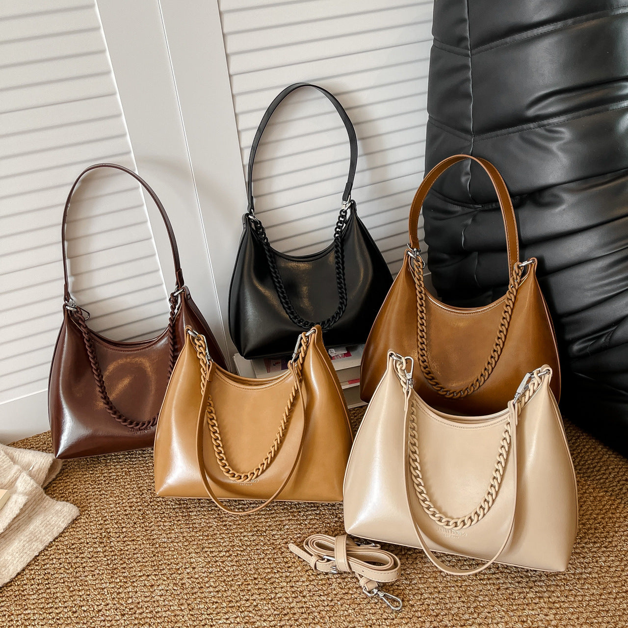 Women's Capacity Soft Leather Textured Retro Affordable Luxury Simple Underarm Bag