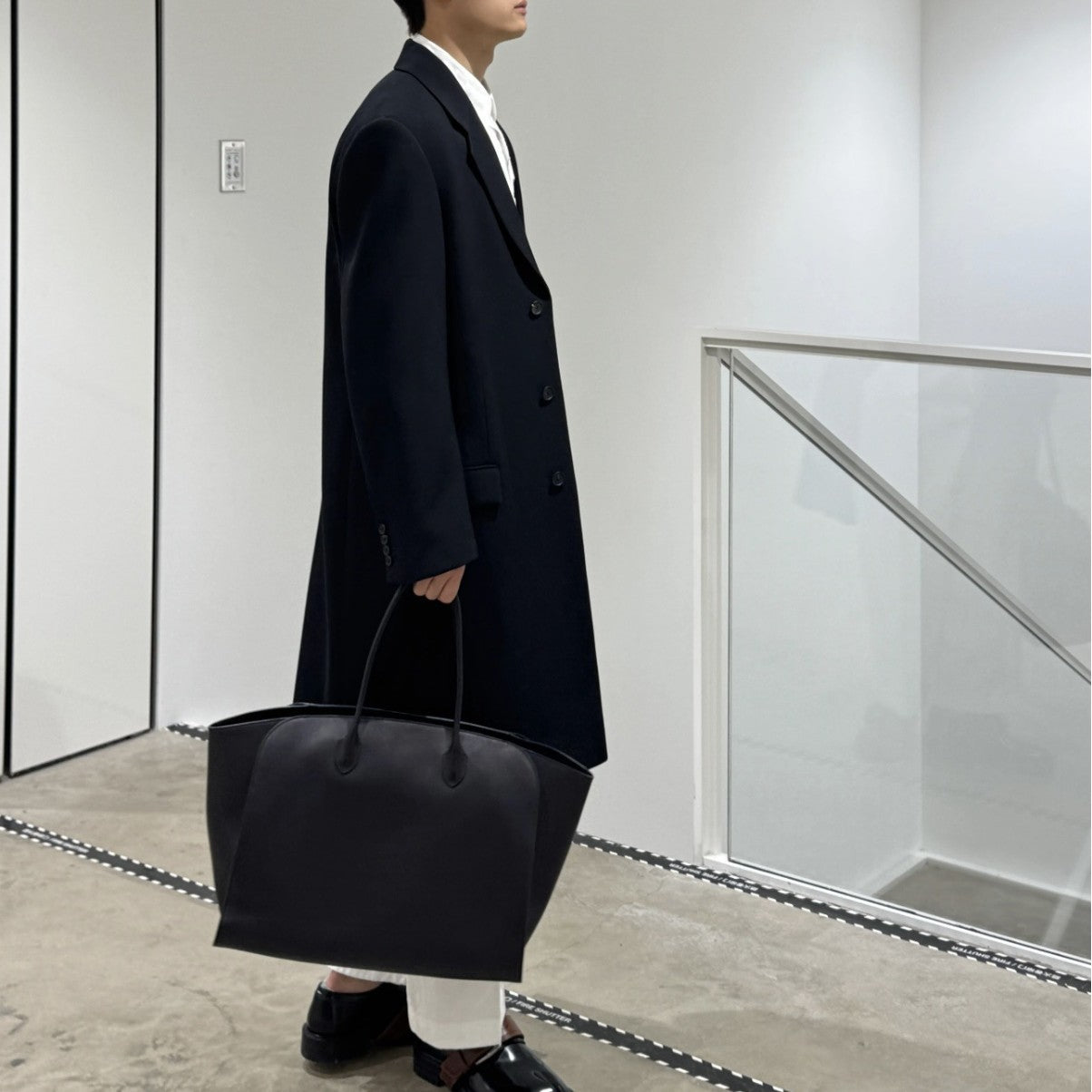 Kendall Large Capacity Commuter Underarm Long Tote Bag