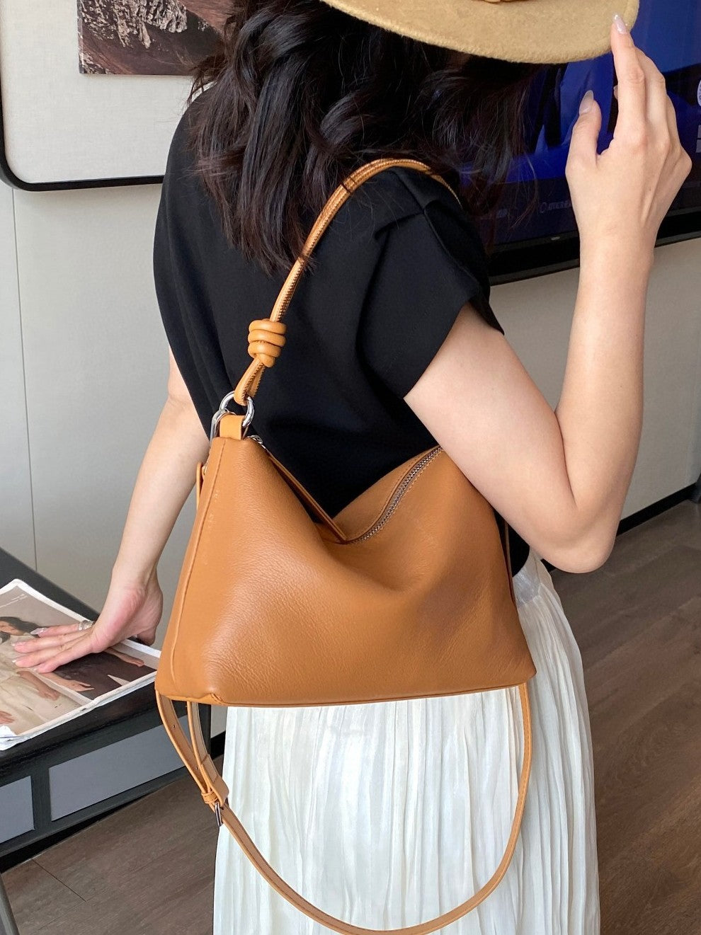 Women's First Layer Cowhide Natural Drop Simple Underarm Bags