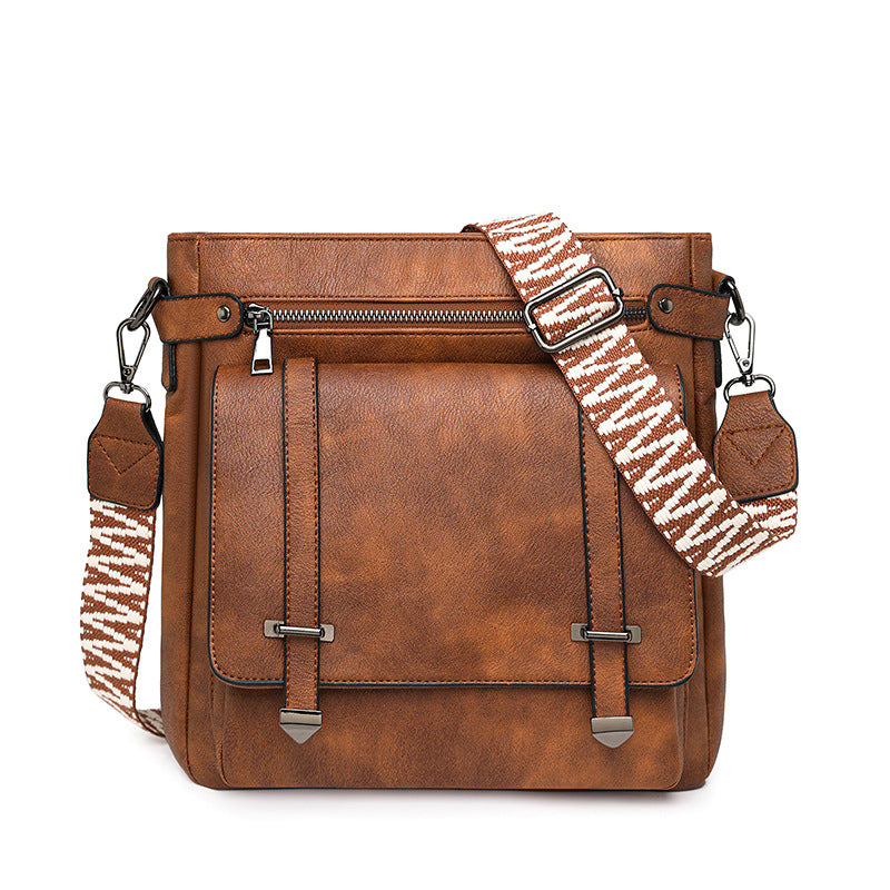 Women's Fashion Personality Large Capacity Commuter Flap Women's Shoulder Bag