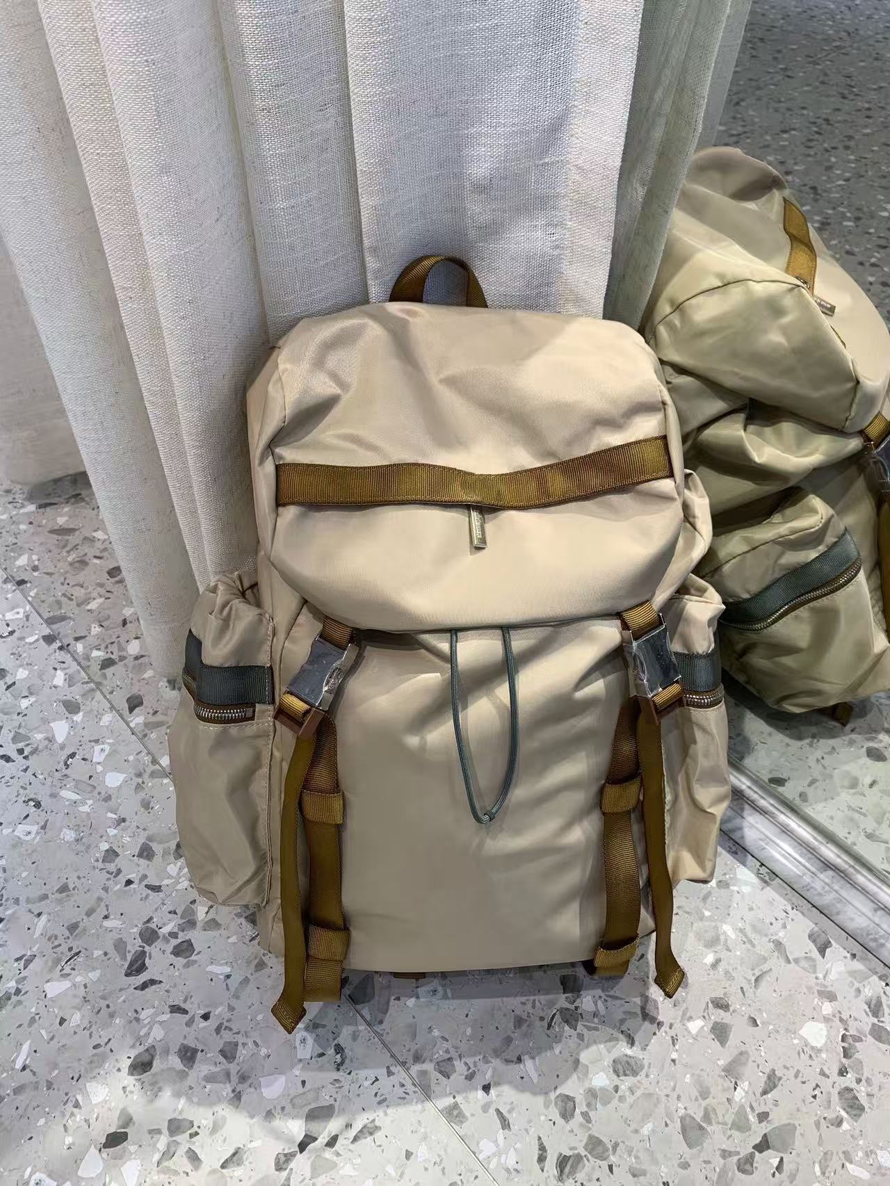 Women's & Men's Bomb Cap Large Capacity Leisure Backpack
