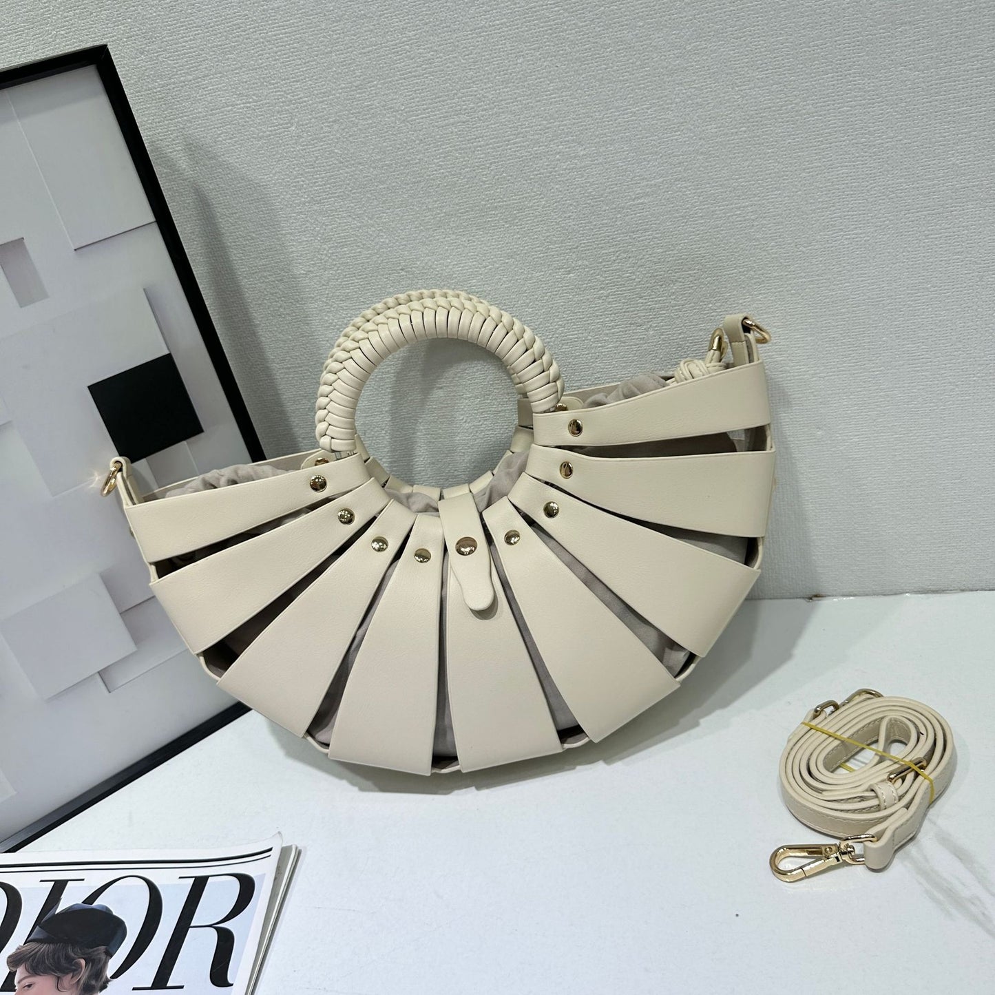 Fashion Fan Shell Trendy Hollow Out Women's Handbag
