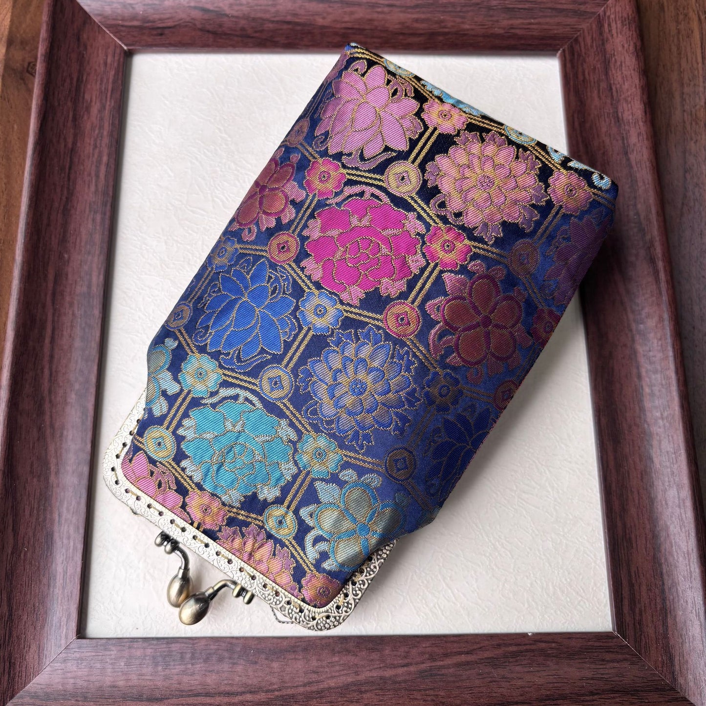 Finished Ancient Style Female Vertical Retro Tassel Frame Mobile Phone Bag