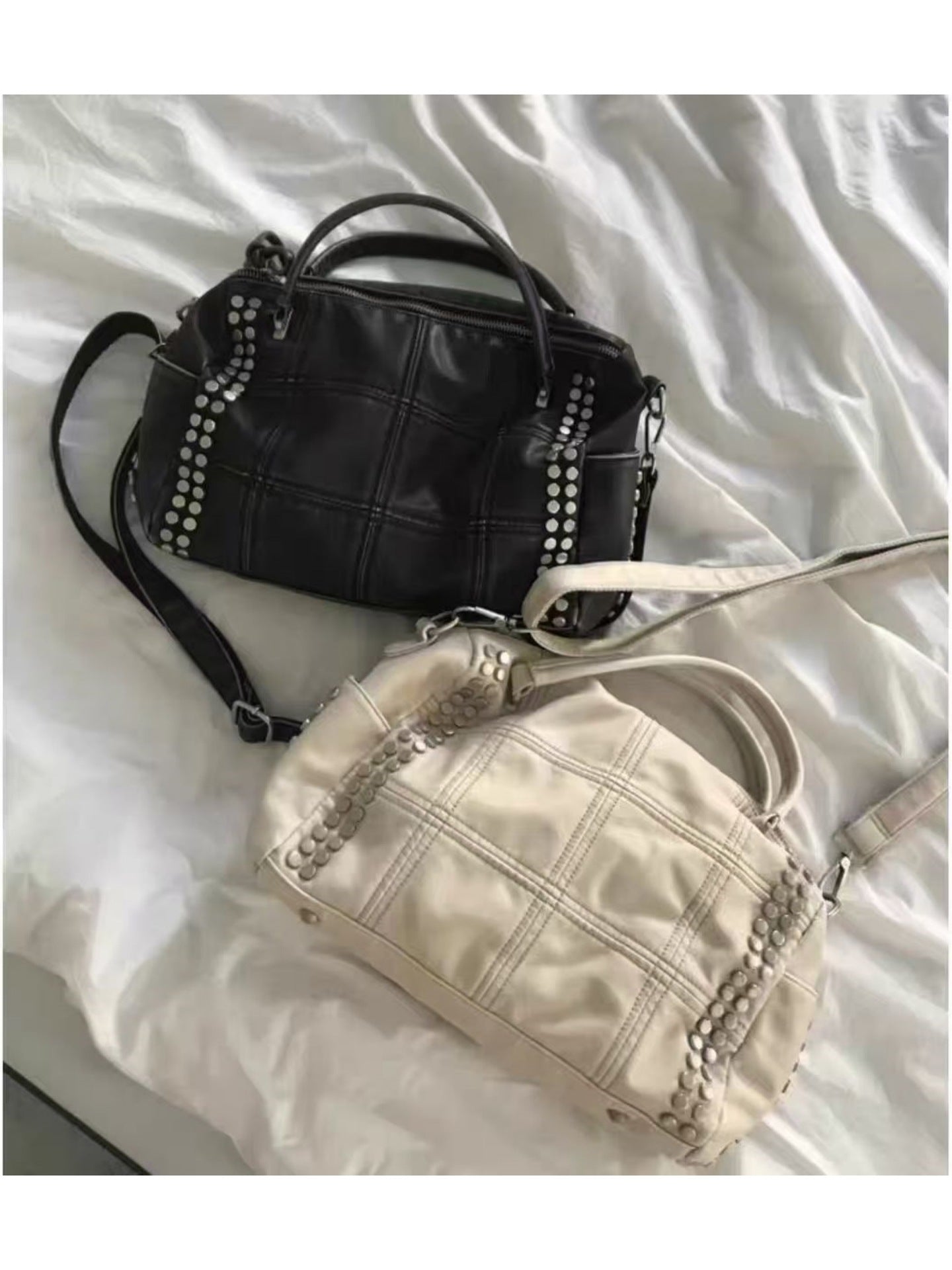 Women's Style Large Capacity Rivet Pillow Portable Women's Handbag