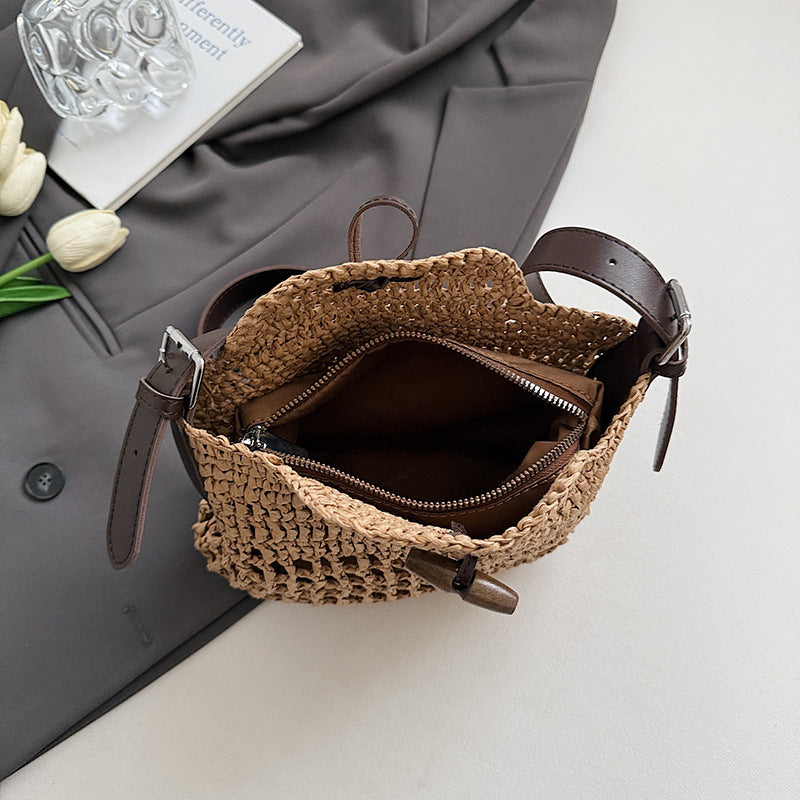Women's Beach Simple Seaside Oblique Woven Handmade Bucket Bags