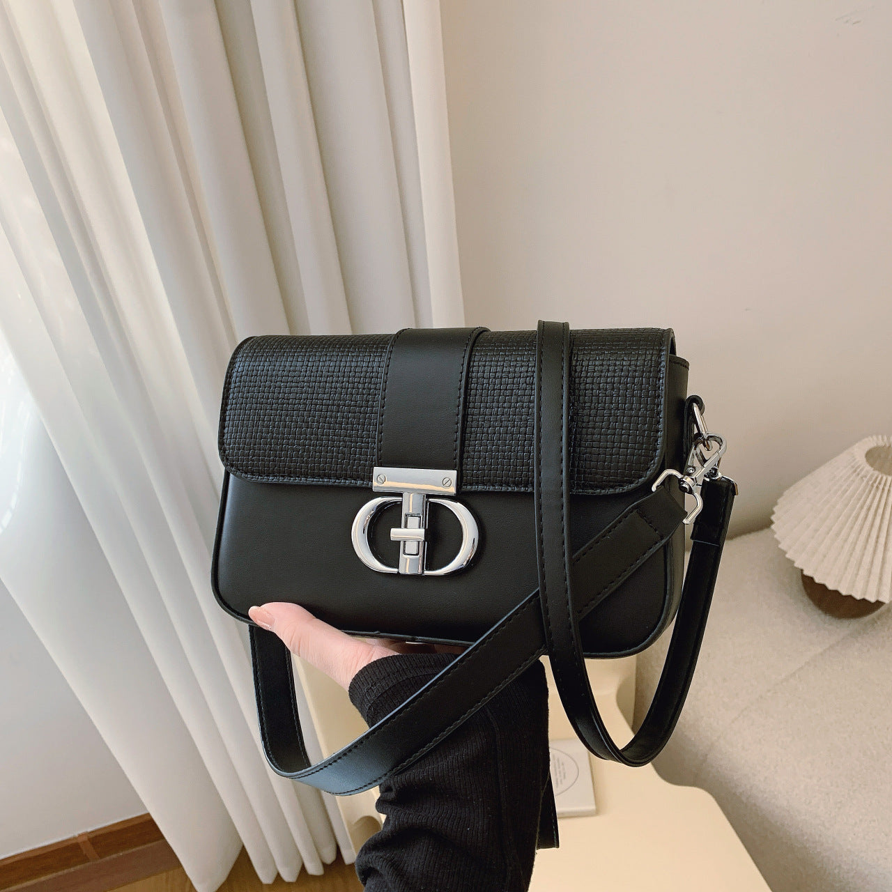 Women's Retro Minority Design Fashionable Chain High Sense Women's Messenger Bag