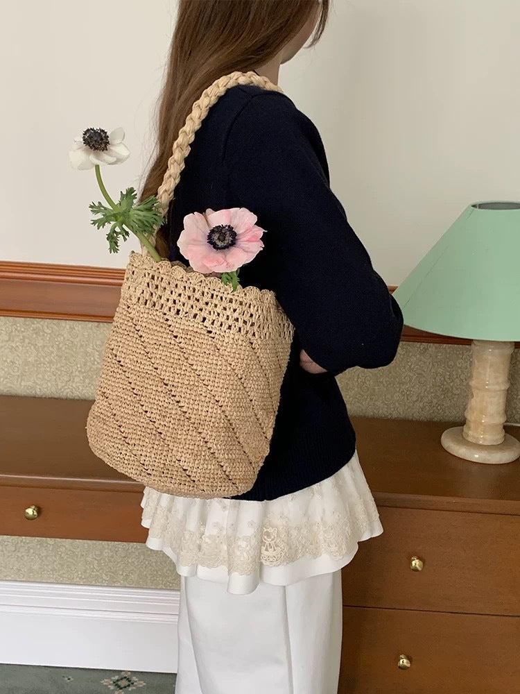Women's High-grade Raffia Hand-woven Straw Vacation Beach Bucket Bag