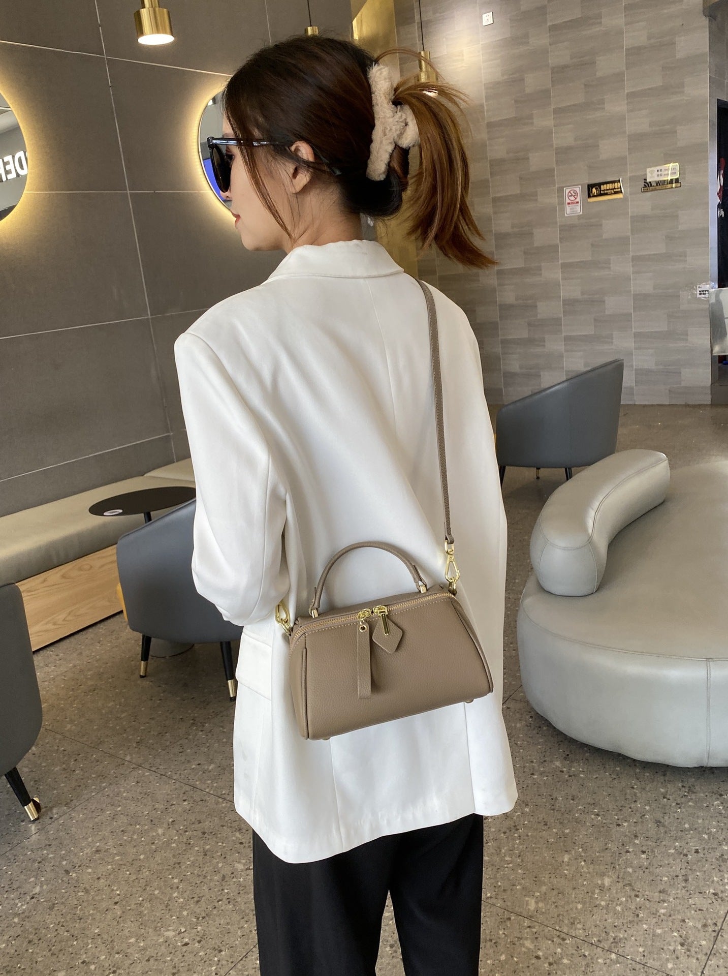 Women's Genuine Leather Elegant Retro Simple Classic Women's Shoulder Bag