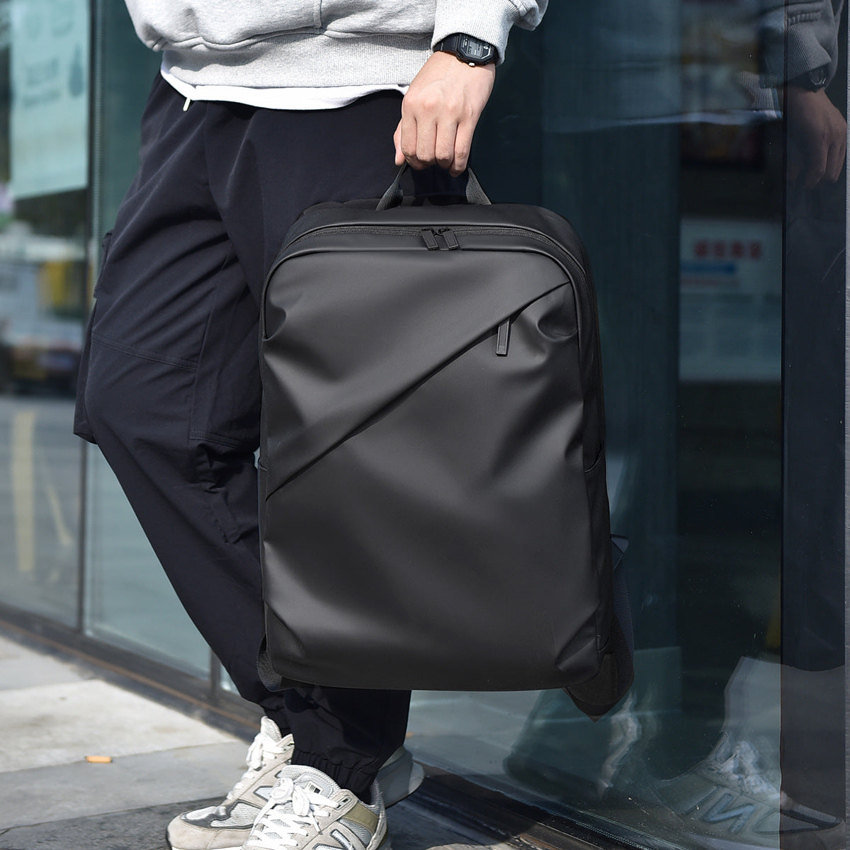 Cool Men's Simple Waterproof Business College Leisure Backpack