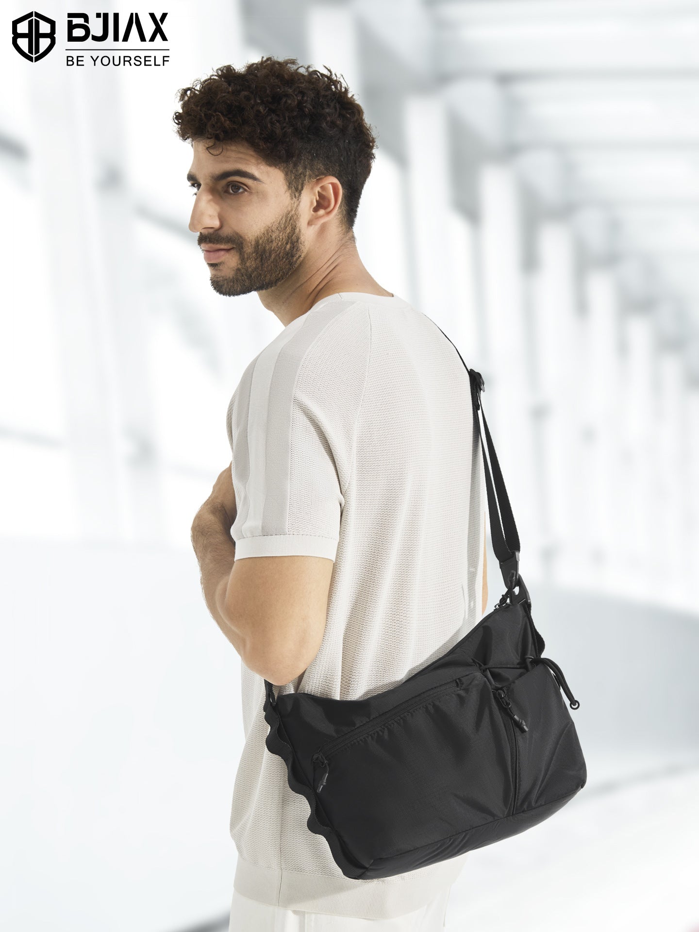 Trendy Attractive Minority Selenodont Waterproof Commuter Men's Messenger Bag