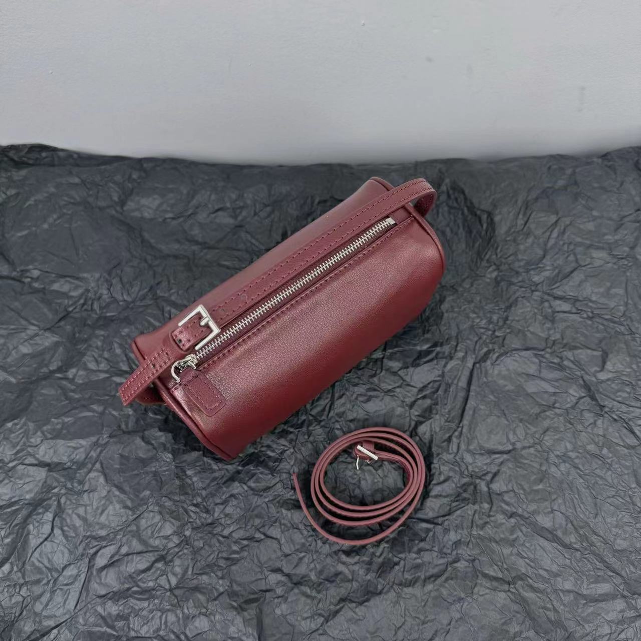Design Pen Leather Mini Hand Carrying Fashion Women's Handbag