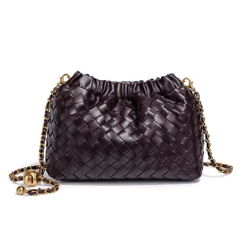 Metal Chain Cloud Hand-woven Fashion Simple Women's Shoulder Bag