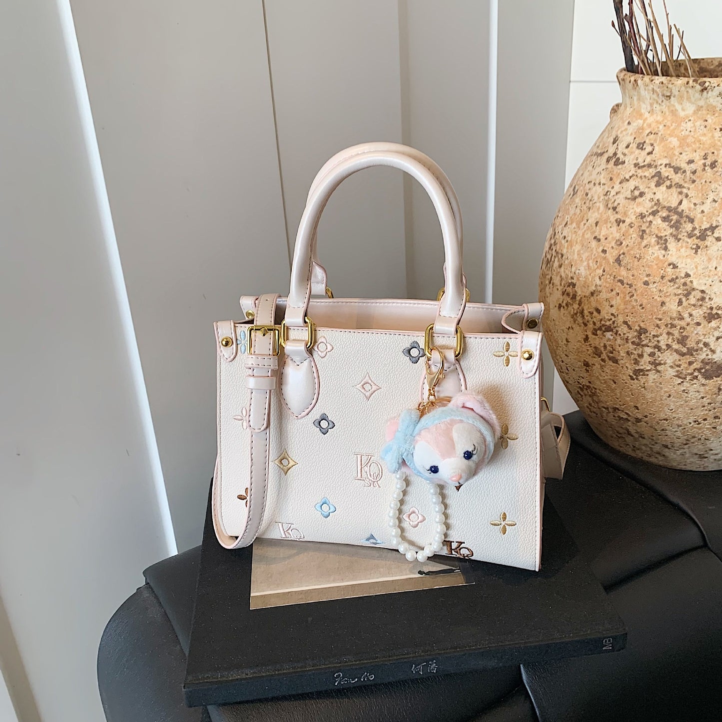 Women's High-grade Embroidered Light Luxury Minority Fashion Handbags