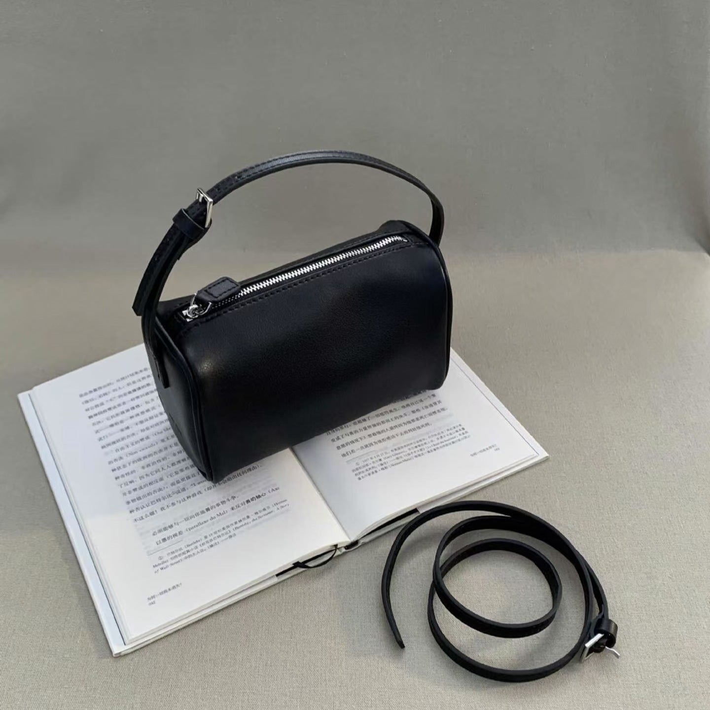 Top Layer Cowhide Mini Portable Pen Quality Suede Underarm Bags