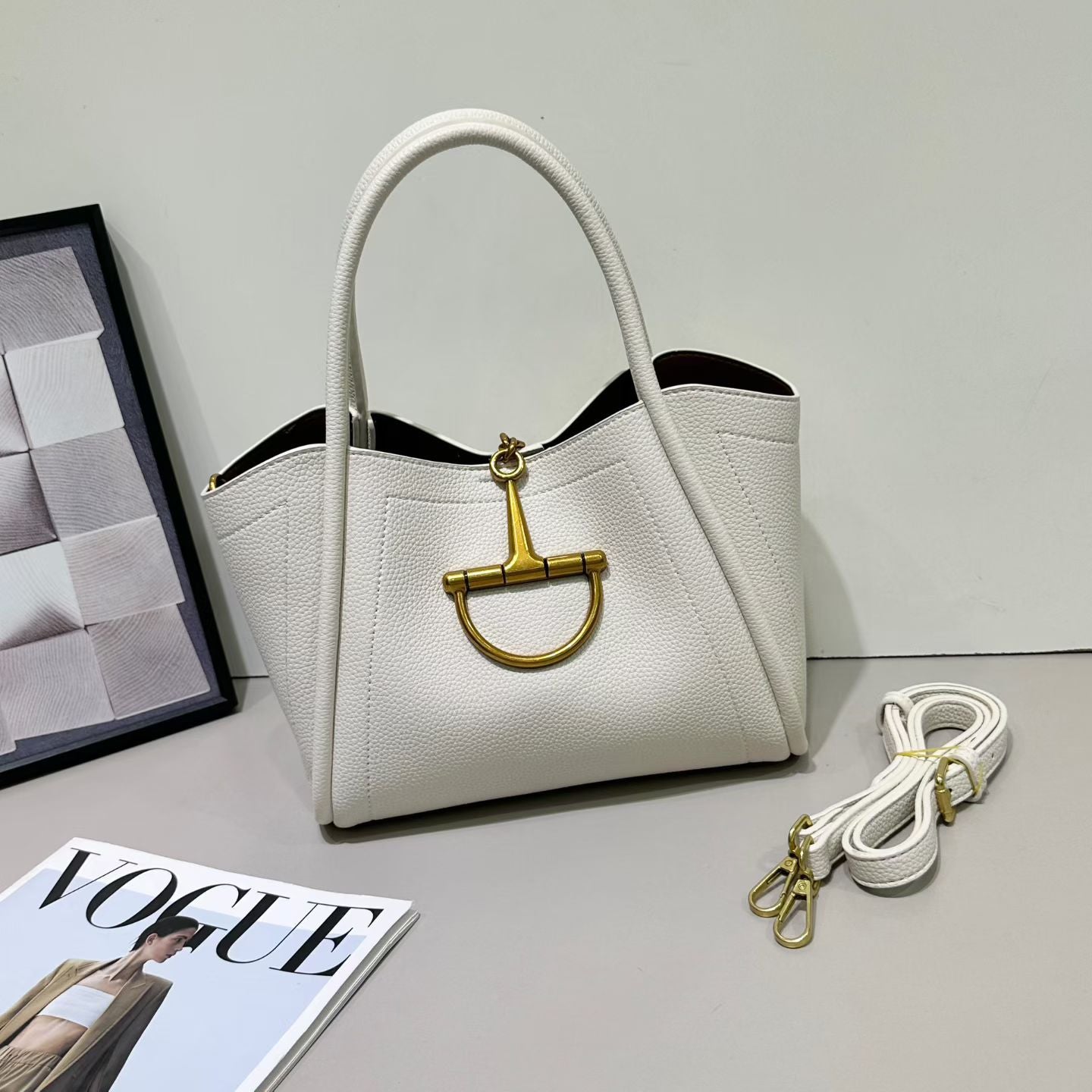 Simple Fashion Saddle Solid Color Portable Commuter Women's Handbag