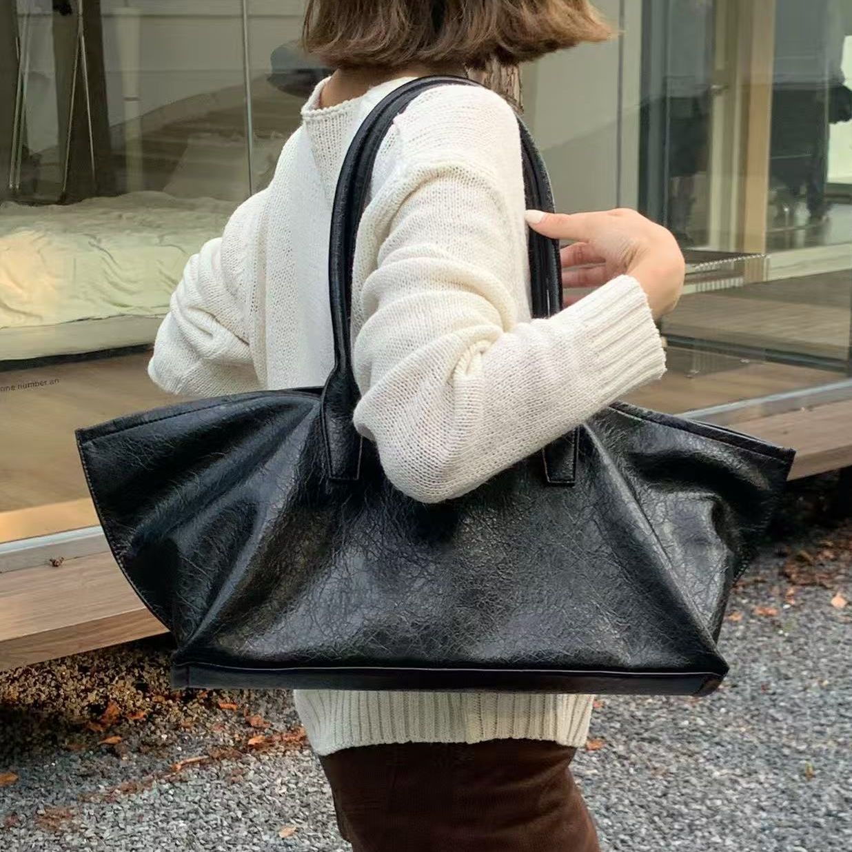 Women's Korean Style Soft Leather Large Capacity Shoulder Bags