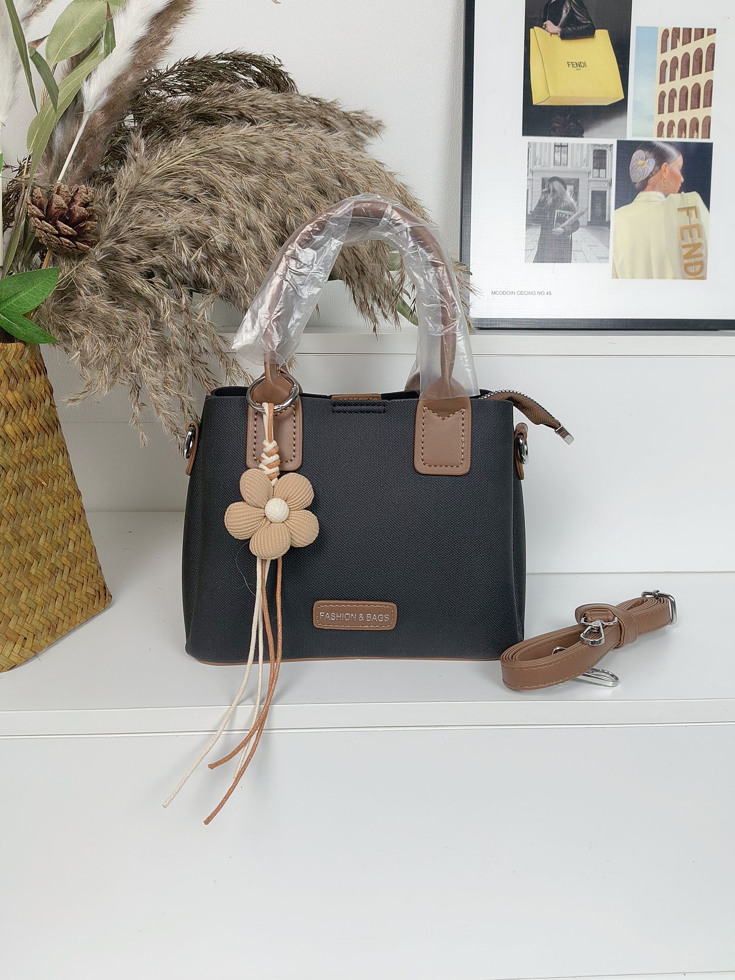 Women's High-grade Light Luxury Fashion Portable Niche Large Women's Handbag