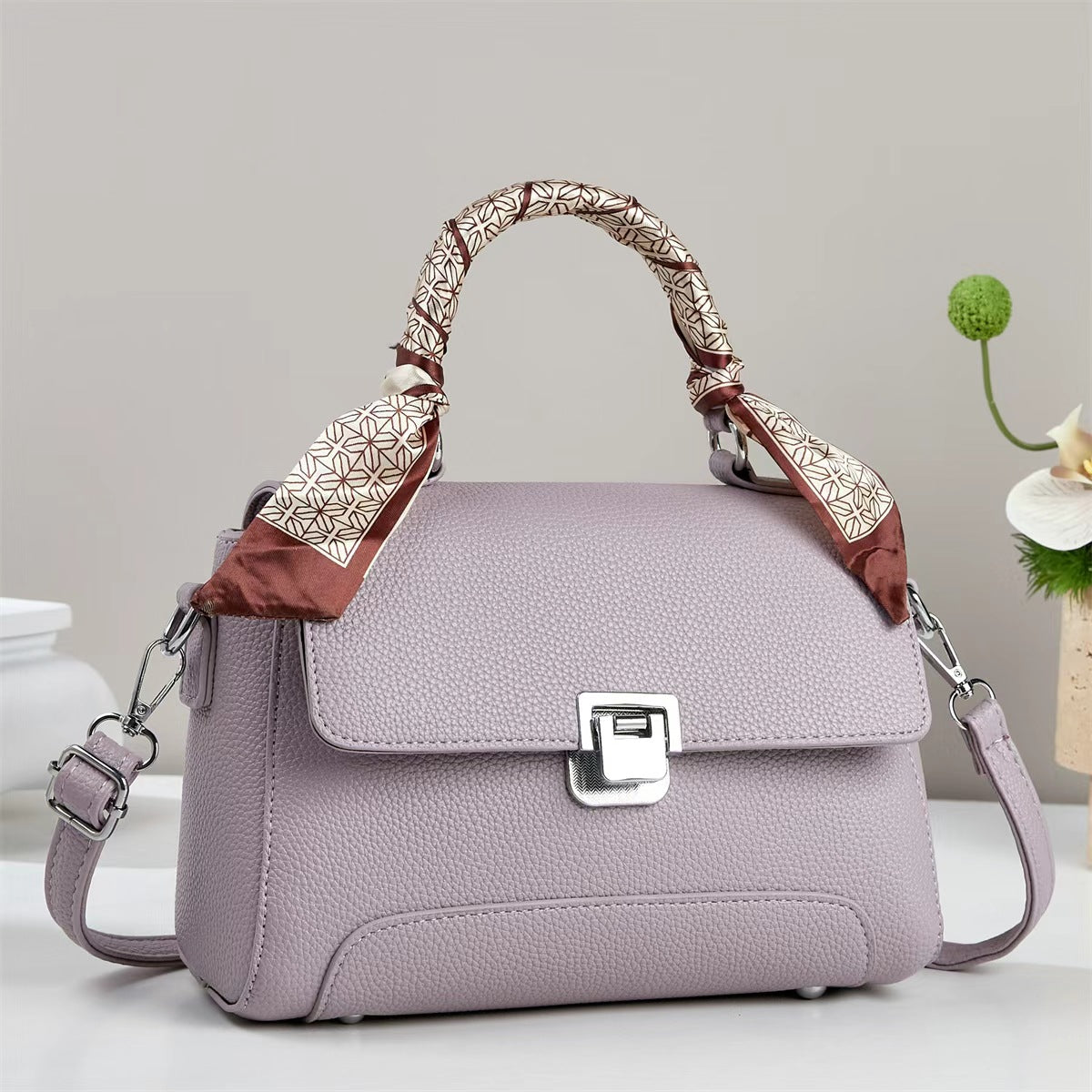 Women's Embossed Stitching Pouch Good-looking Large Capacity Women's Handbag
