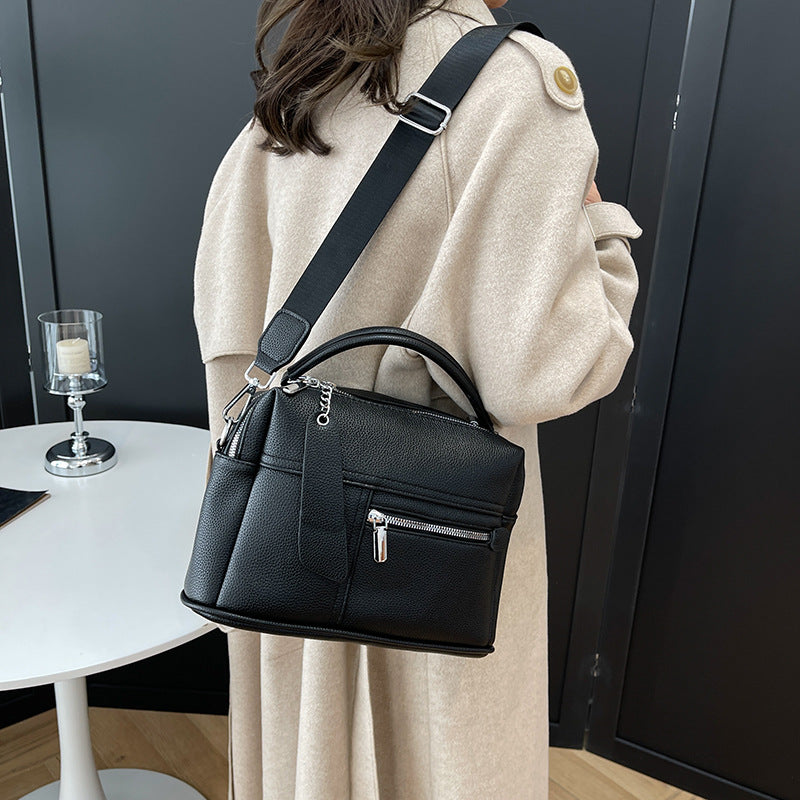 Women's Commuter Simple Fashion Large Capacity Wide Bags